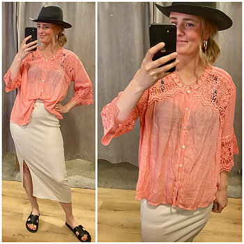 Korall blus med spets