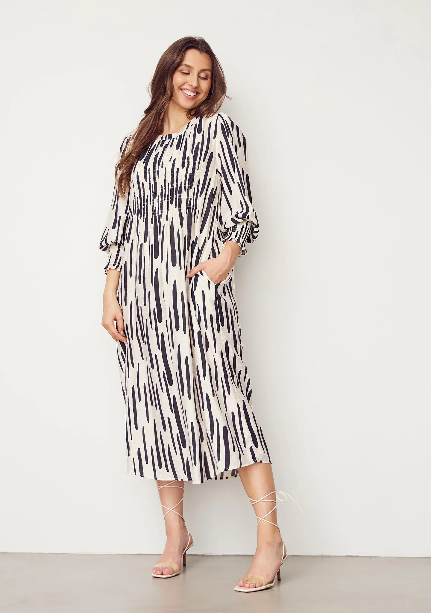 Ane Smock Dress - Black Brushstrokes - Isay