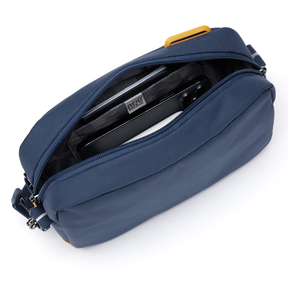 Stöldsäker axelremsväska - PACSAFE GO Anti-Theft Crossbody bag Coastal Blue - 4