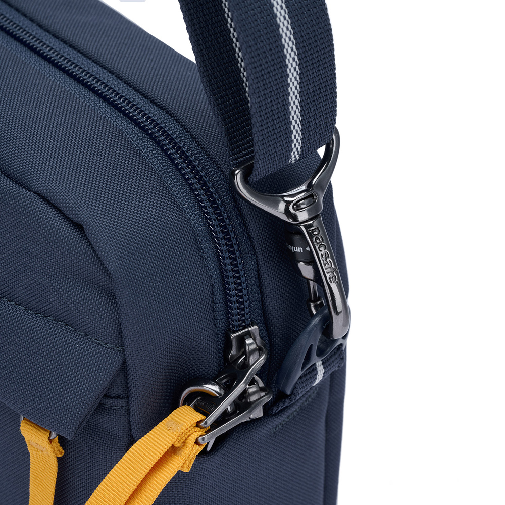 Stöldsäker axelremsväska - PACSAFE GO Anti-Theft Crossbody bag Coastal Blue - 7