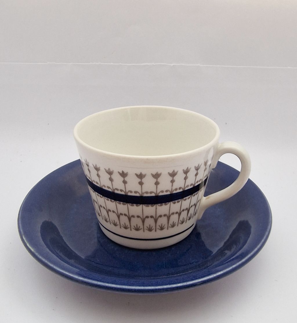 Smide coffee cup with saucer