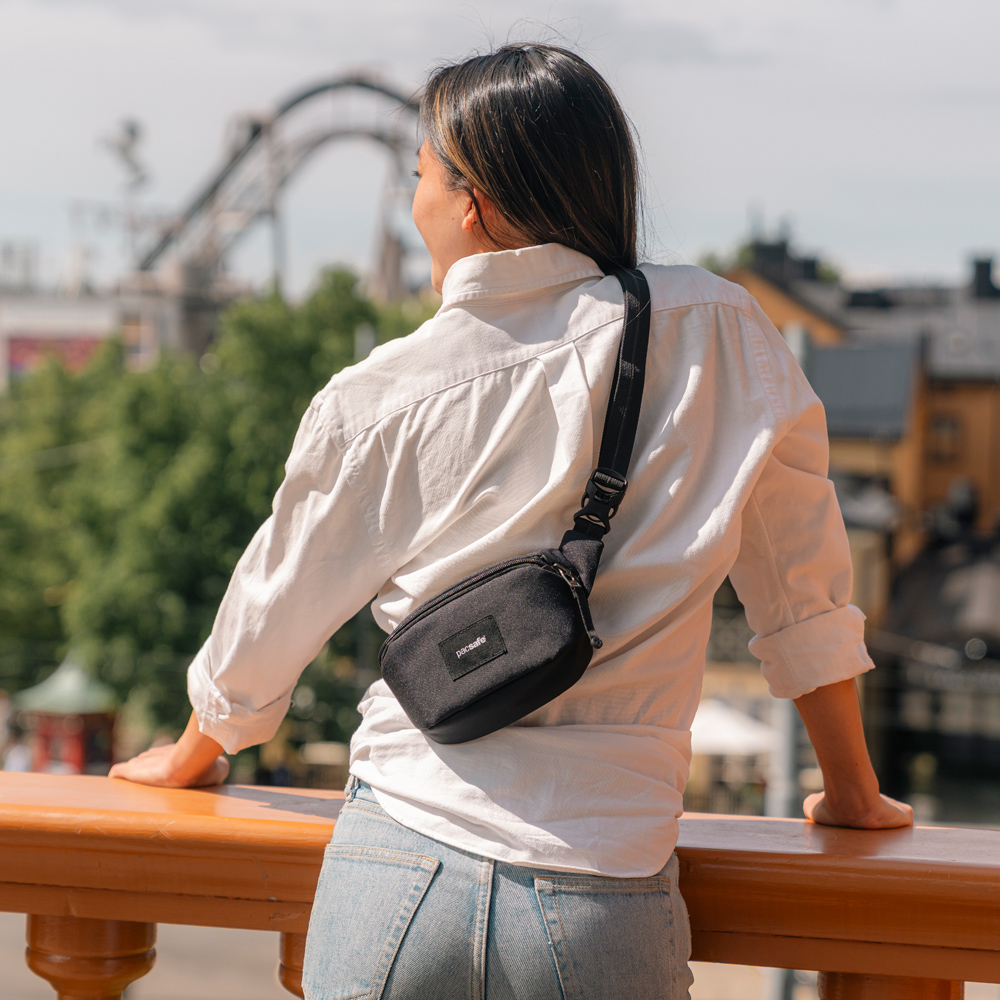 Stöldsäker väska - PACSAFE GO Anti-Theft Micro Sling Black - 10