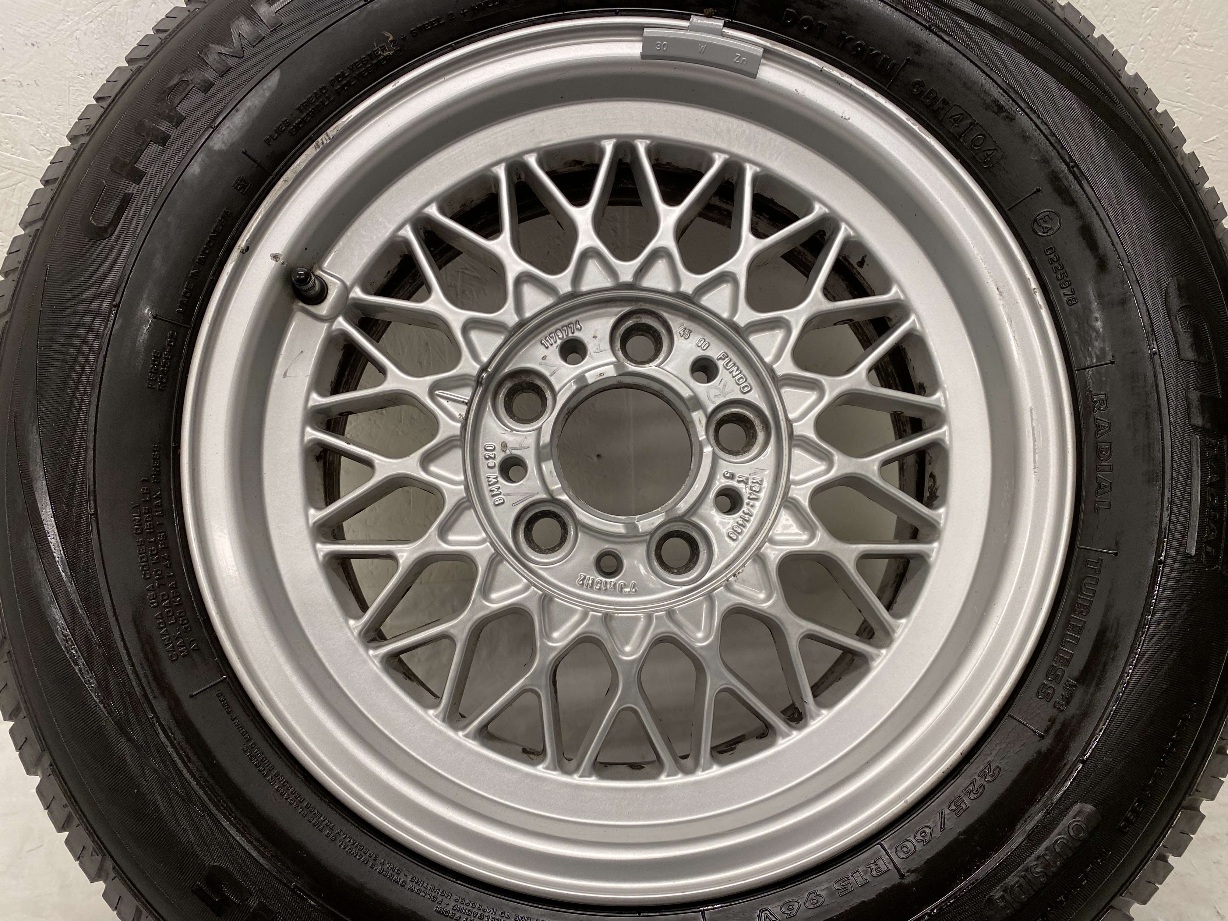 Kompletta Sommarhjul | 15" BMW 5-Serie E32 E34 E36 1179774 | 5x120 7x15 ET20 74.1 + 225/60 R15 96V Champiro GT Radial BAX | V41-2004 | 5mm | 5mm | 5mm | 5mm - 15