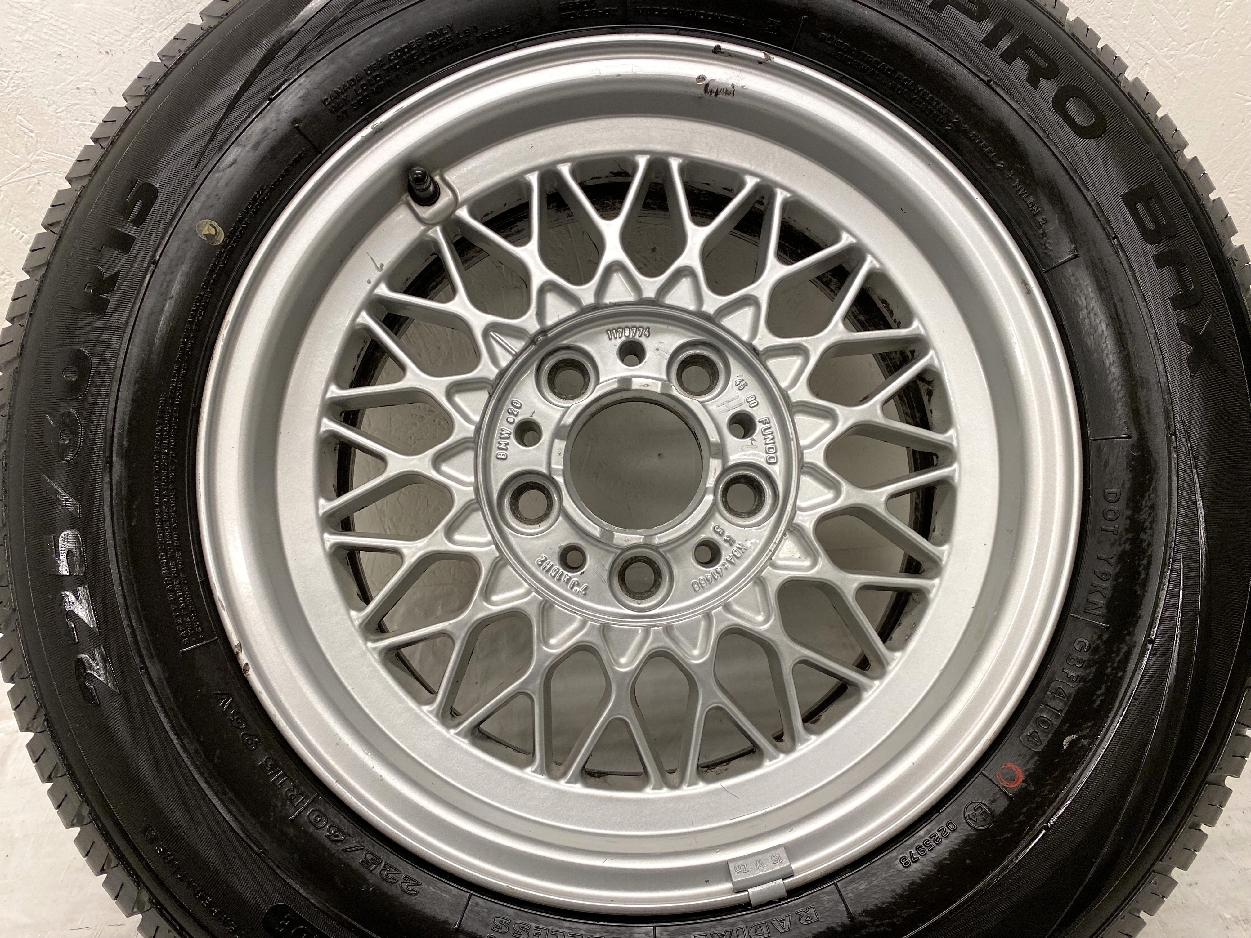 Kompletta Sommarhjul | 15" BMW 5-Serie E32 E34 E36 1179774 | 5x120 7x15 ET20 74.1 + 225/60 R15 96V Champiro GT Radial BAX | V41-2004 | 5mm | 5mm | 5mm | 5mm - 6