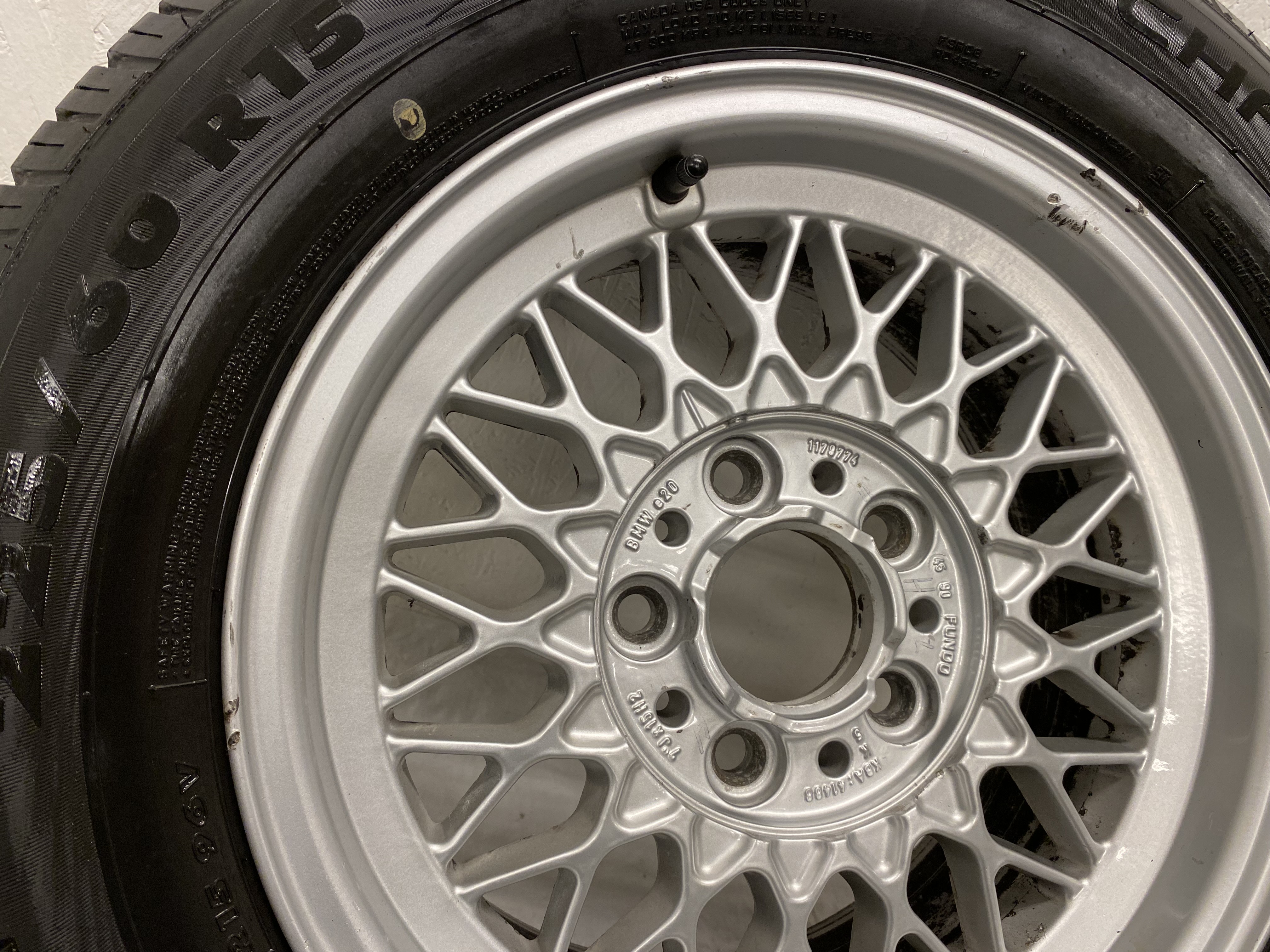 Kompletta Sommarhjul | 15" BMW 5-Serie E32 E34 E36 1179774 | 5x120 7x15 ET20 74.1 + 225/60 R15 96V Champiro GT Radial BAX | V41-2004 | 5mm | 5mm | 5mm | 5mm - 7
