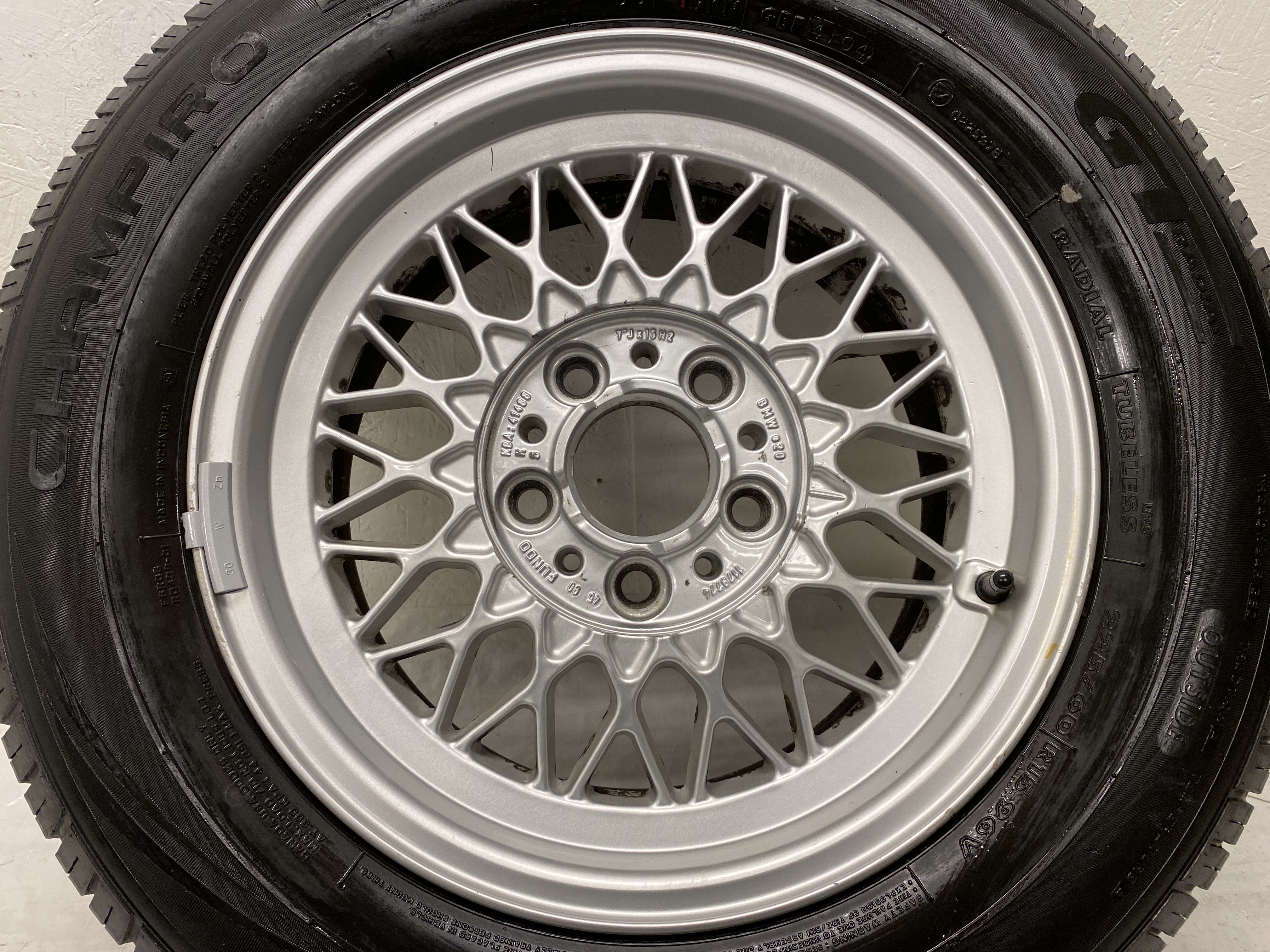 Kompletta Sommarhjul | 15" BMW 5-Serie E32 E34 E36 1179774 | 5x120 7x15 ET20 74.1 + 225/60 R15 96V Champiro GT Radial BAX | V41-2004 | 5mm | 5mm | 5mm | 5mm - 19