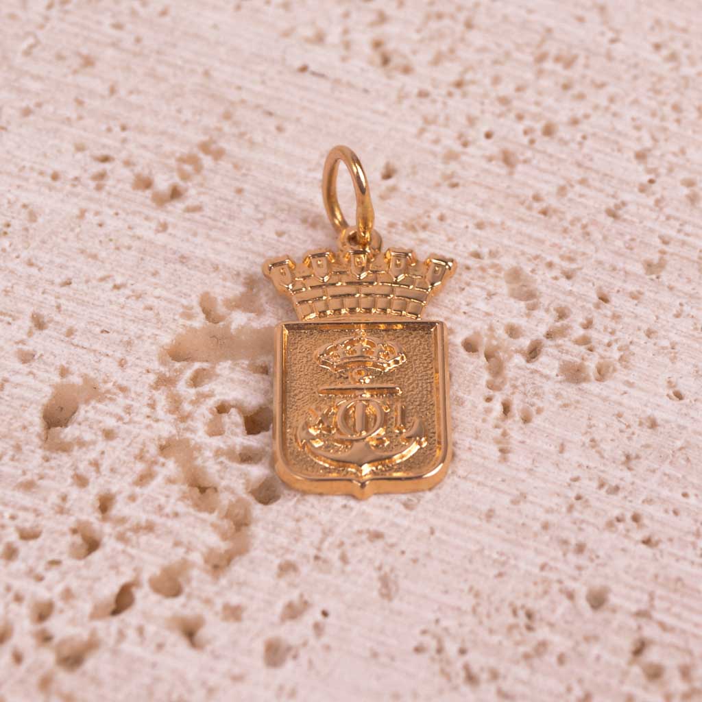 Gold Pendant Featuring the Karlskrona City Coat of Arms, Vintage - 3