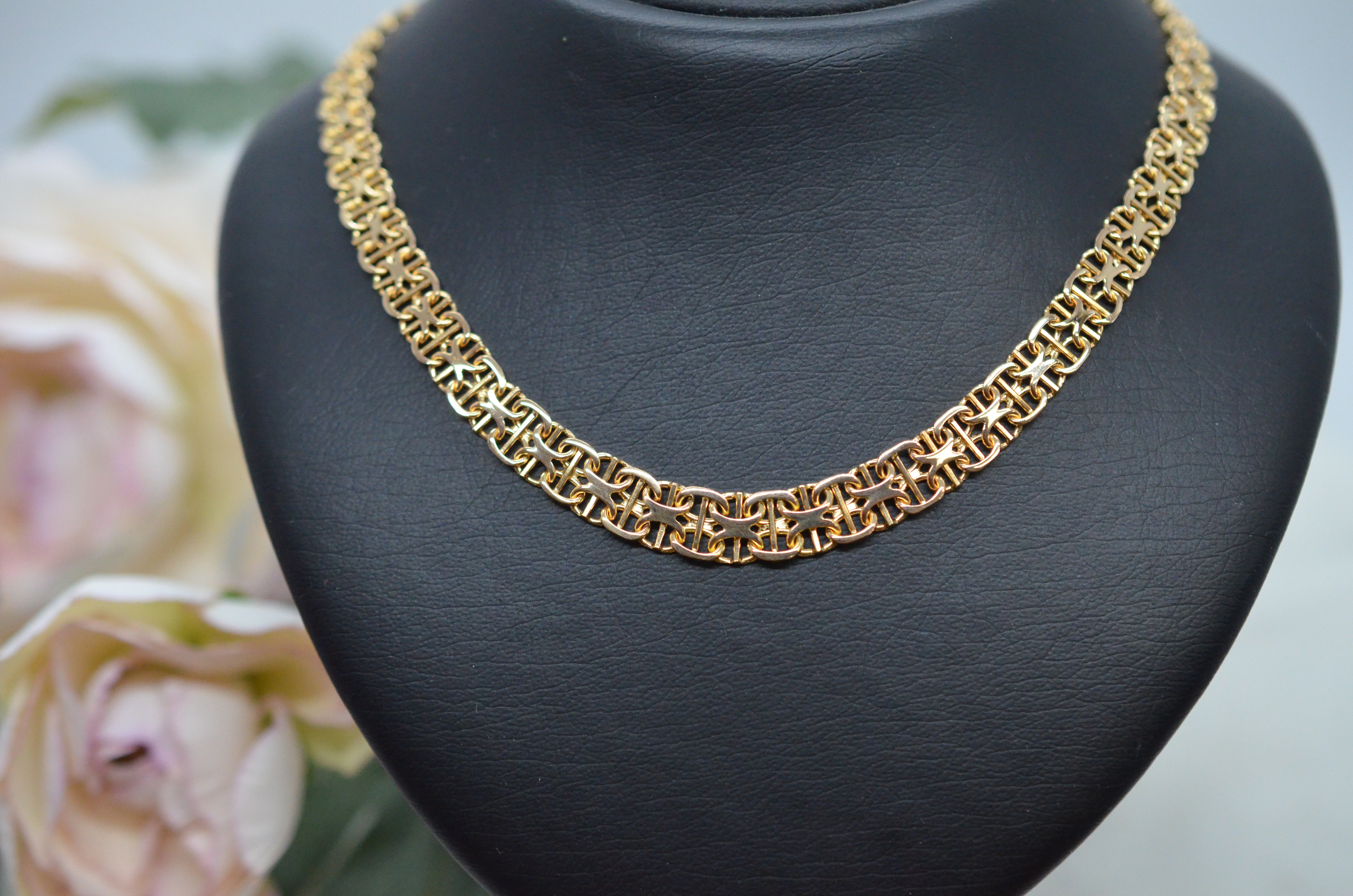 Vintage 18k gold X-link necklace, 1967