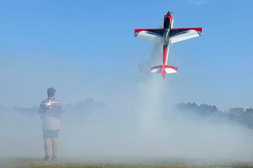AJ Aircraft 106inch Raven DT ARF - red/black - 6