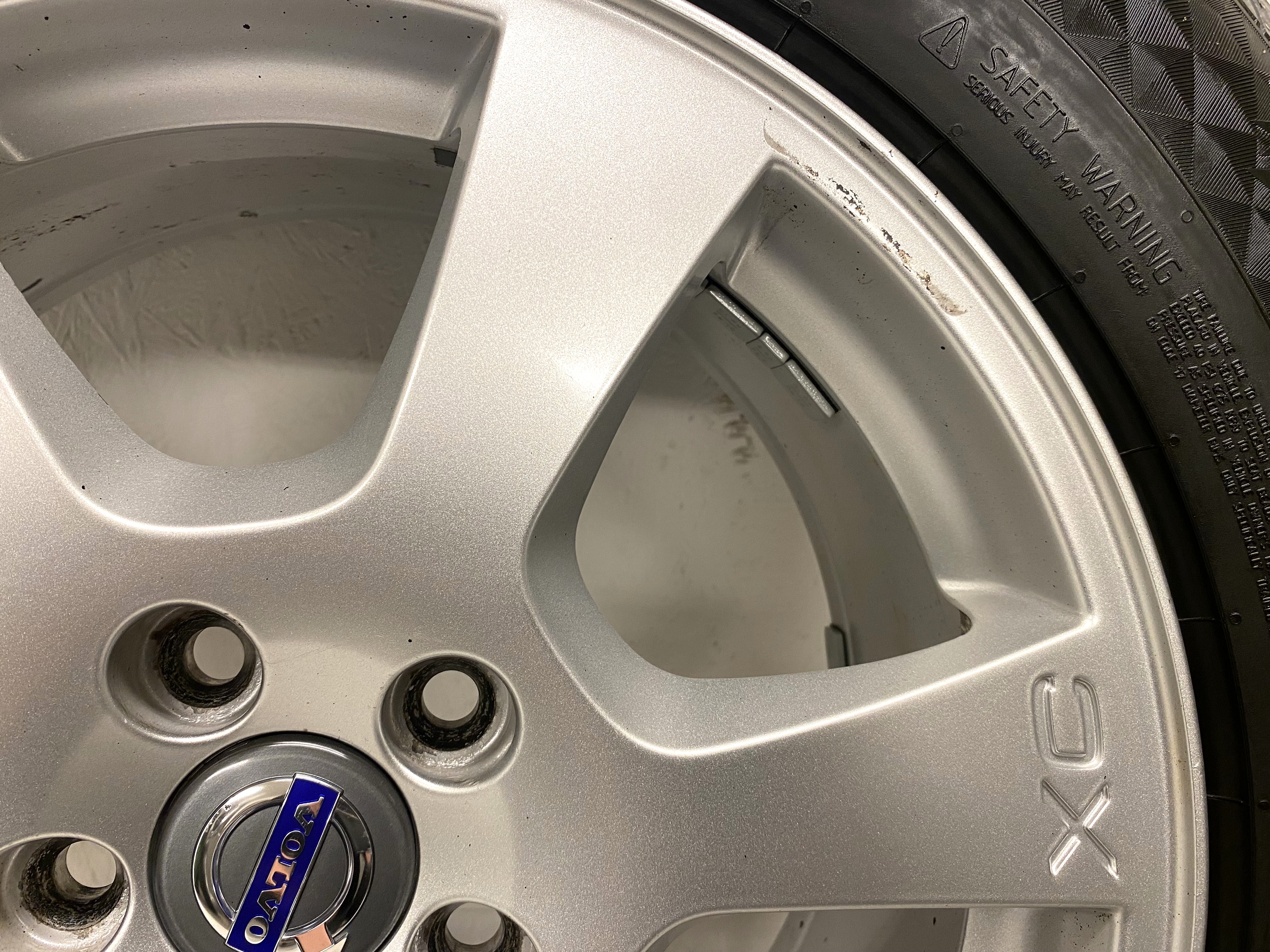 Kompletta Vinterhjul M+S | 17" VOLVO XC60 SEGIN Original 30671480 | 5x108 7.5x17 ET55 63.4 + 235/65 R17 108T XL Continental Viking Contact 7 | V34-2018 | 7.2mm | 7.2mm | 6.8mm | 6.8mm - 13