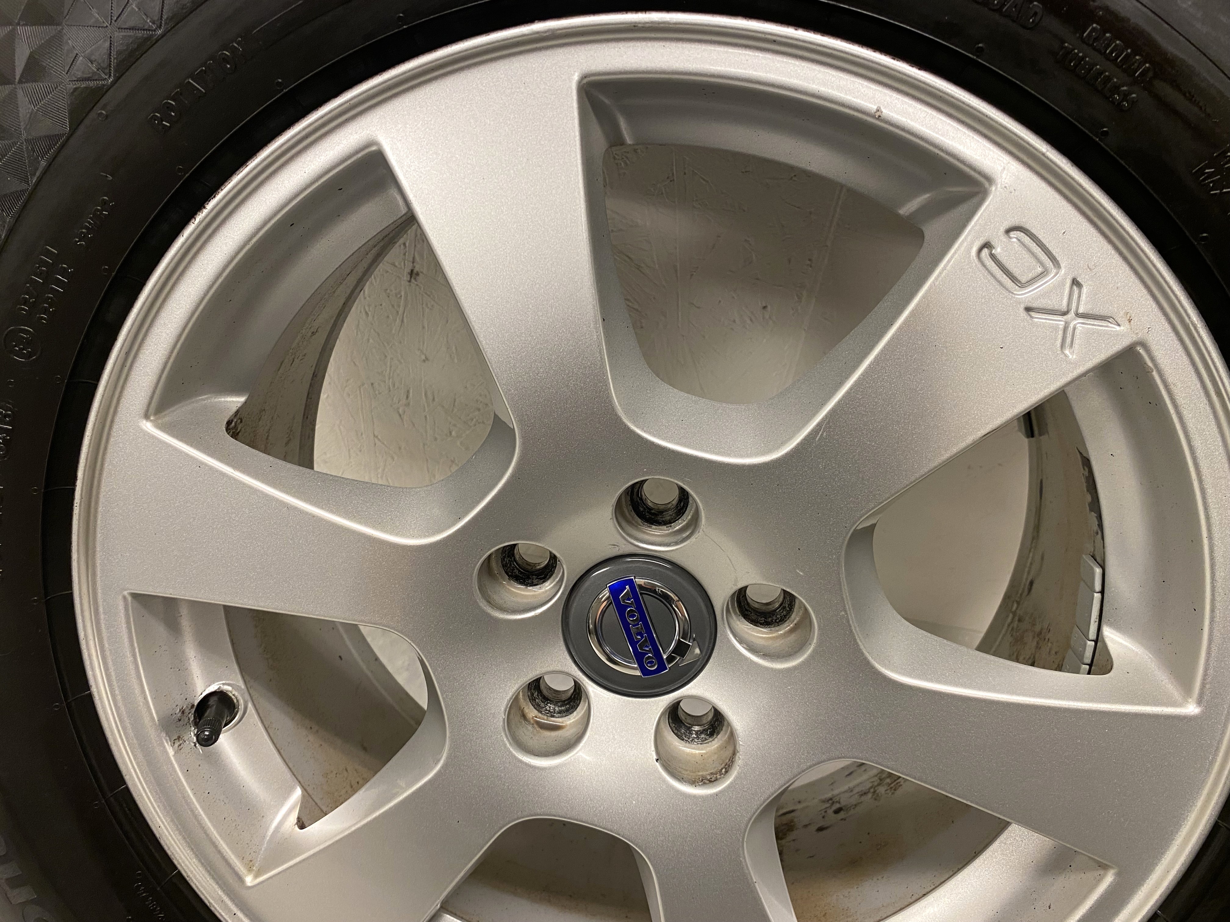 Kompletta Vinterhjul M+S | 17" VOLVO XC60 SEGIN Original 30671480 | 5x108 7.5x17 ET55 63.4 + 235/65 R17 108T XL Continental Viking Contact 7 | V34-2018 | 7.2mm | 7.2mm | 6.8mm | 6.8mm - 10