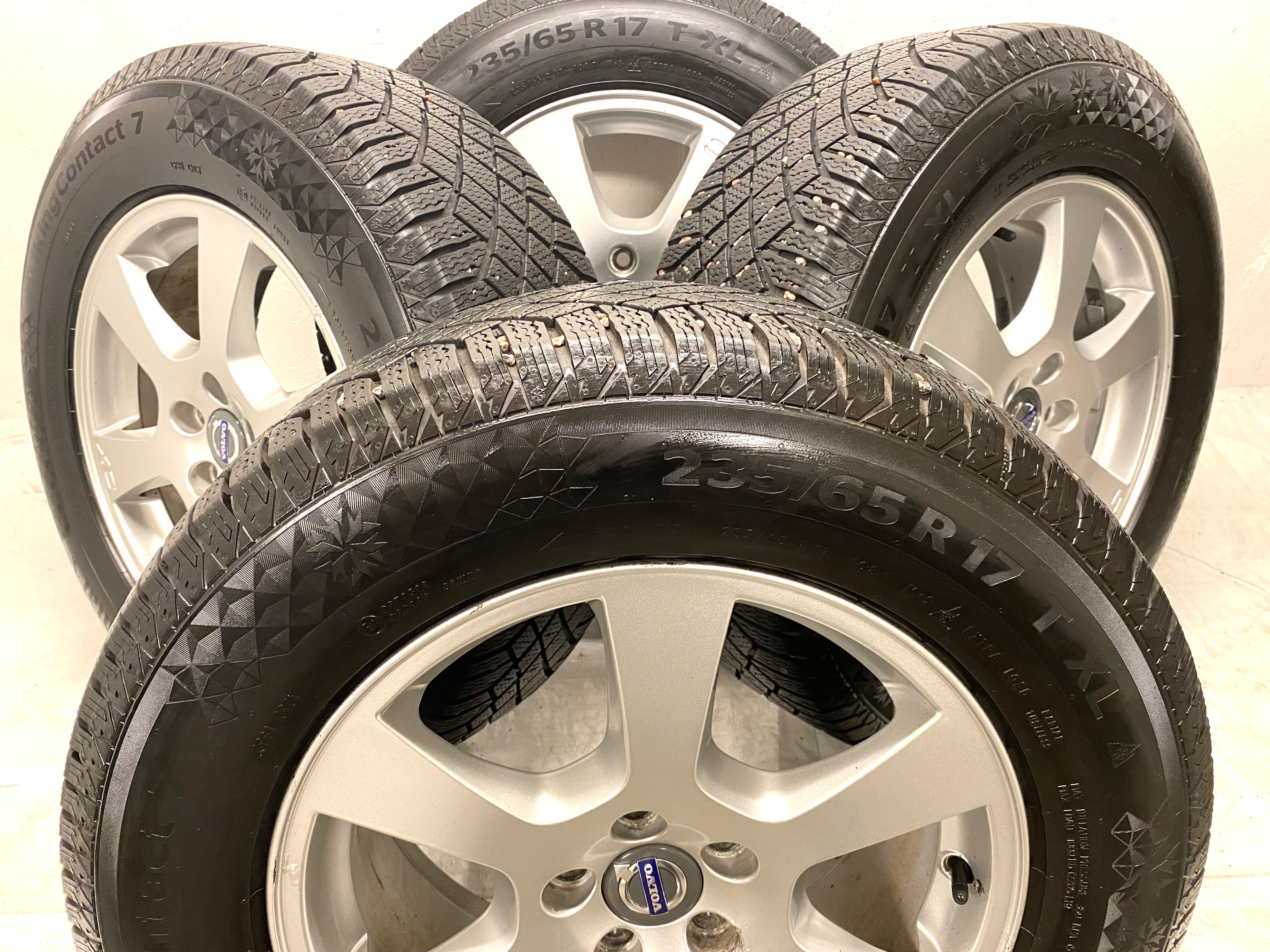 Kompletta Vinterhjul M+S | 17" VOLVO XC60 SEGIN Original 30671480 | 5x108 7.5x17 ET55 63.4 + 235/65 R17 108T XL Continental Viking Contact 7 | V34-2018 | 7.2mm | 7.2mm | 6.8mm | 6.8mm - 2