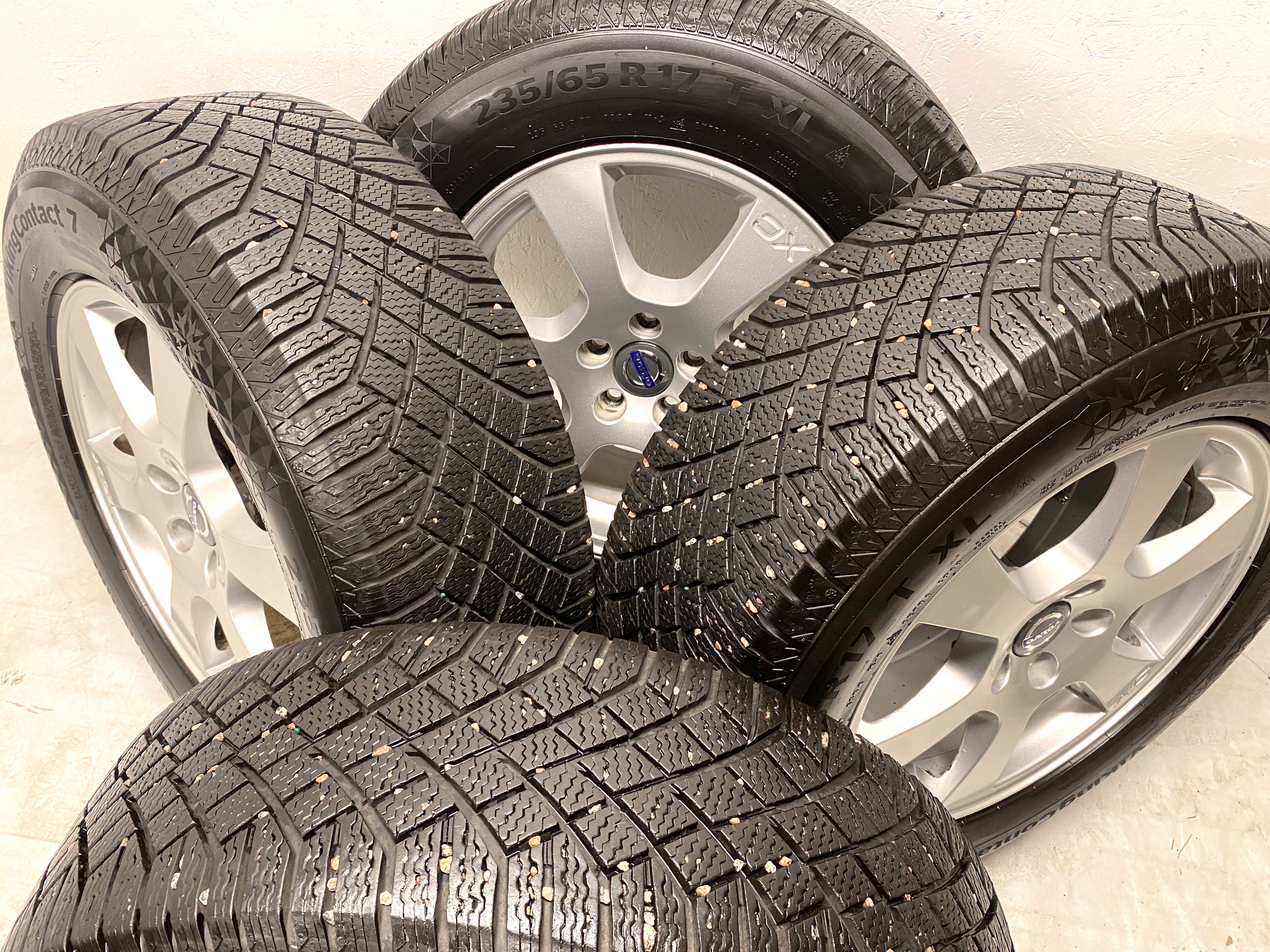 Kompletta Vinterhjul M+S | 17" VOLVO XC60 SEGIN Original 30671480 | 5x108 7.5x17 ET55 63.4 + 235/65 R17 108T XL Continental Viking Contact 7 | V34-2018 | 7.2mm | 7.2mm | 6.8mm | 6.8mm - 3