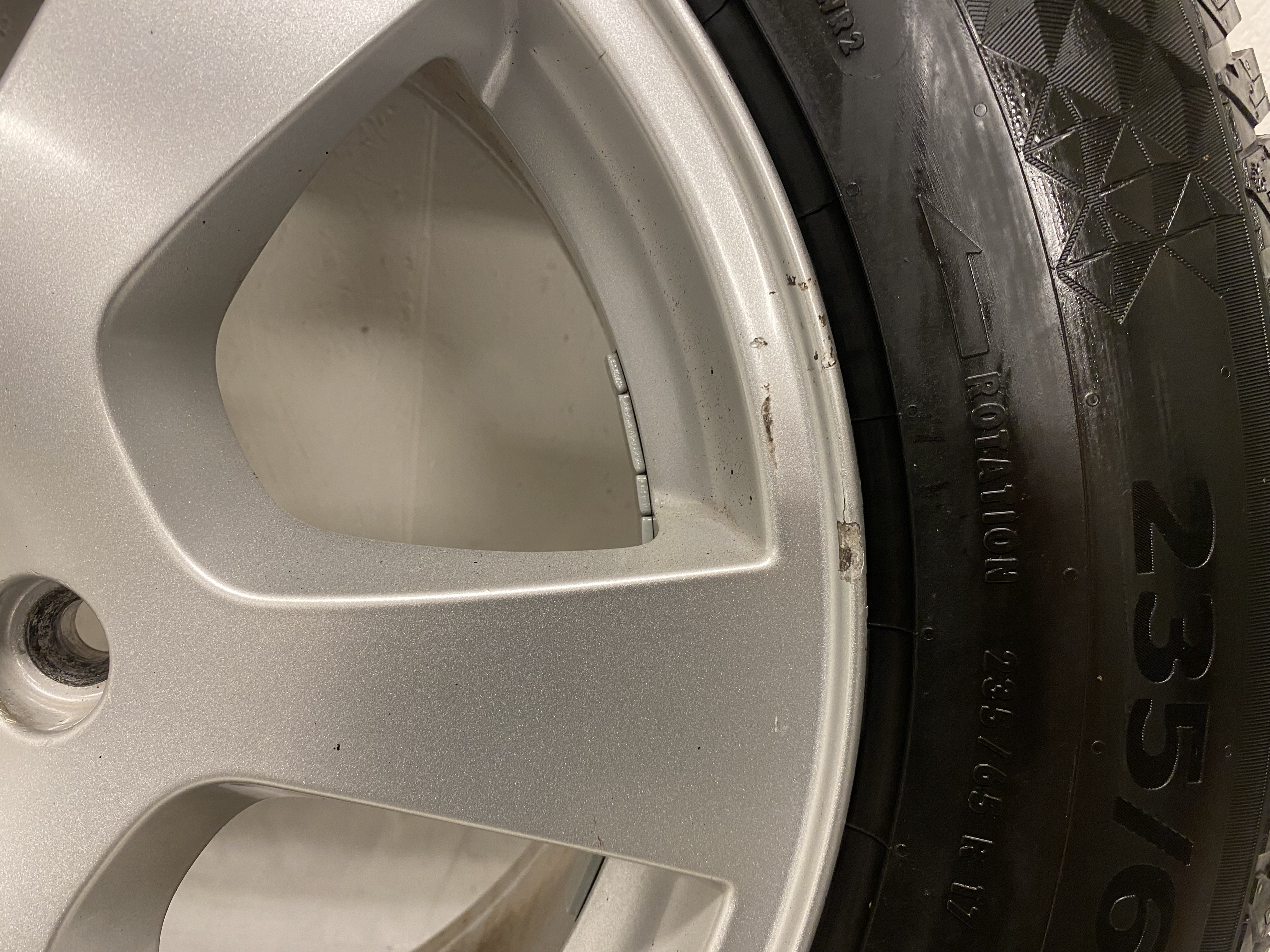 Kompletta Vinterhjul M+S | 17" VOLVO XC60 SEGIN Original 30671480 | 5x108 7.5x17 ET55 63.4 + 235/65 R17 108T XL Continental Viking Contact 7 | V34-2018 | 7.2mm | 7.2mm | 6.8mm | 6.8mm - 16