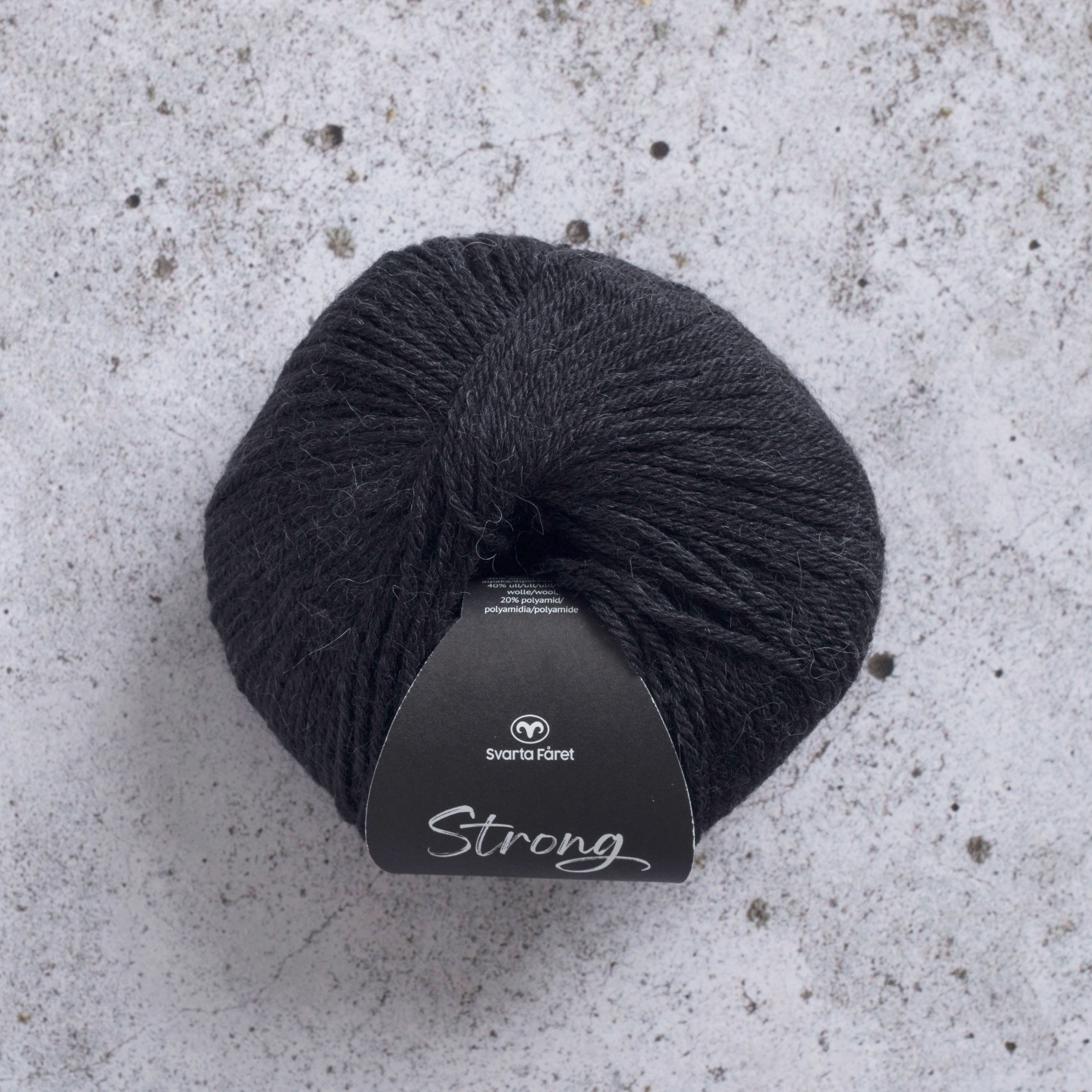 Strong 001 Pitch Black