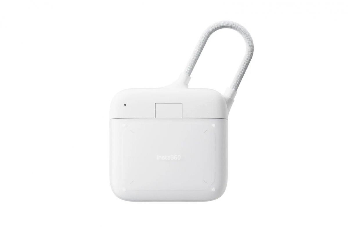 Insta360 2-in-1 Card Reader + Case