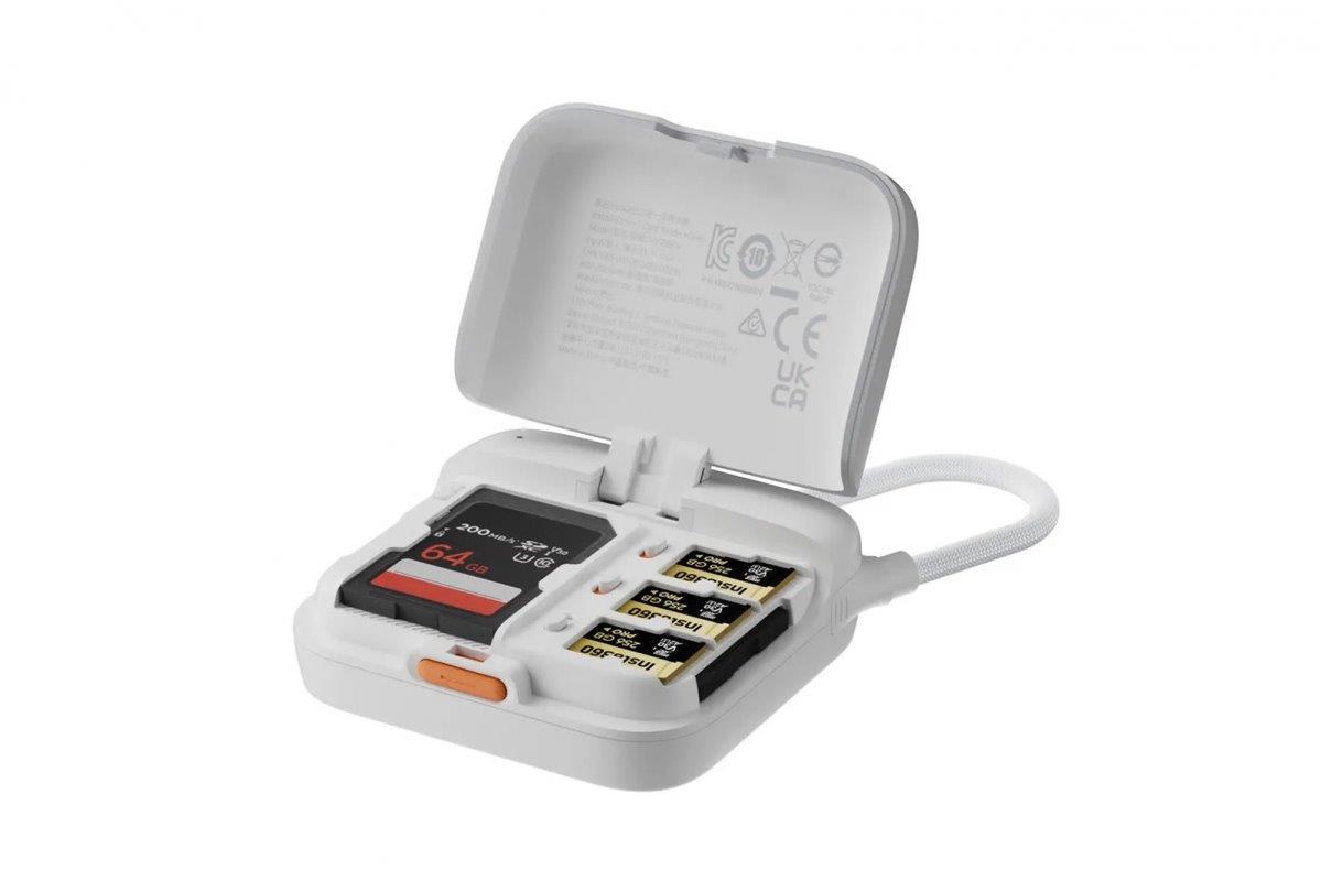 Insta360 2-in-1 Card Reader + Case - 2
