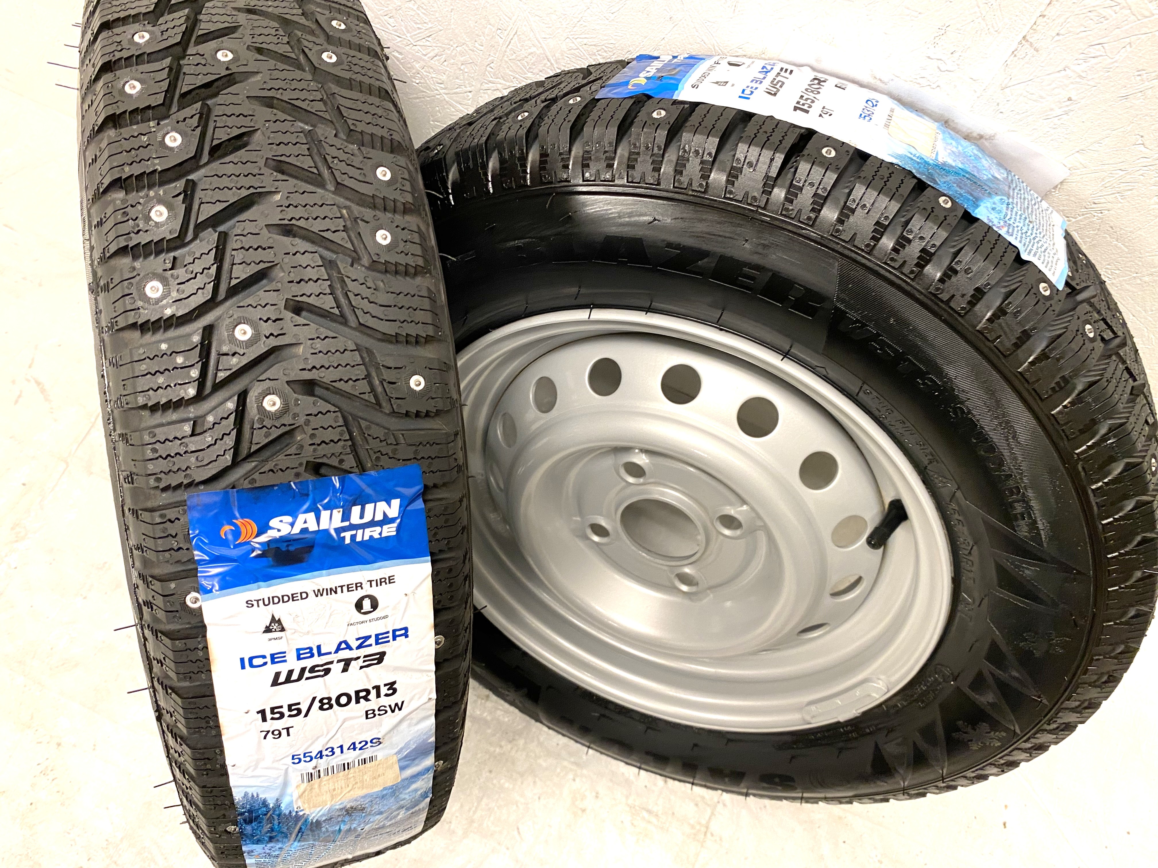 Kompletta Vinterhjul DUBB 2 st | SLÄP SRW 4x100 4x13 ET30 57.1 + 155/80 R13 79T Sailun Ice Blazer WST3 | V10-2025 | 8.5|8.5 mm - 2
