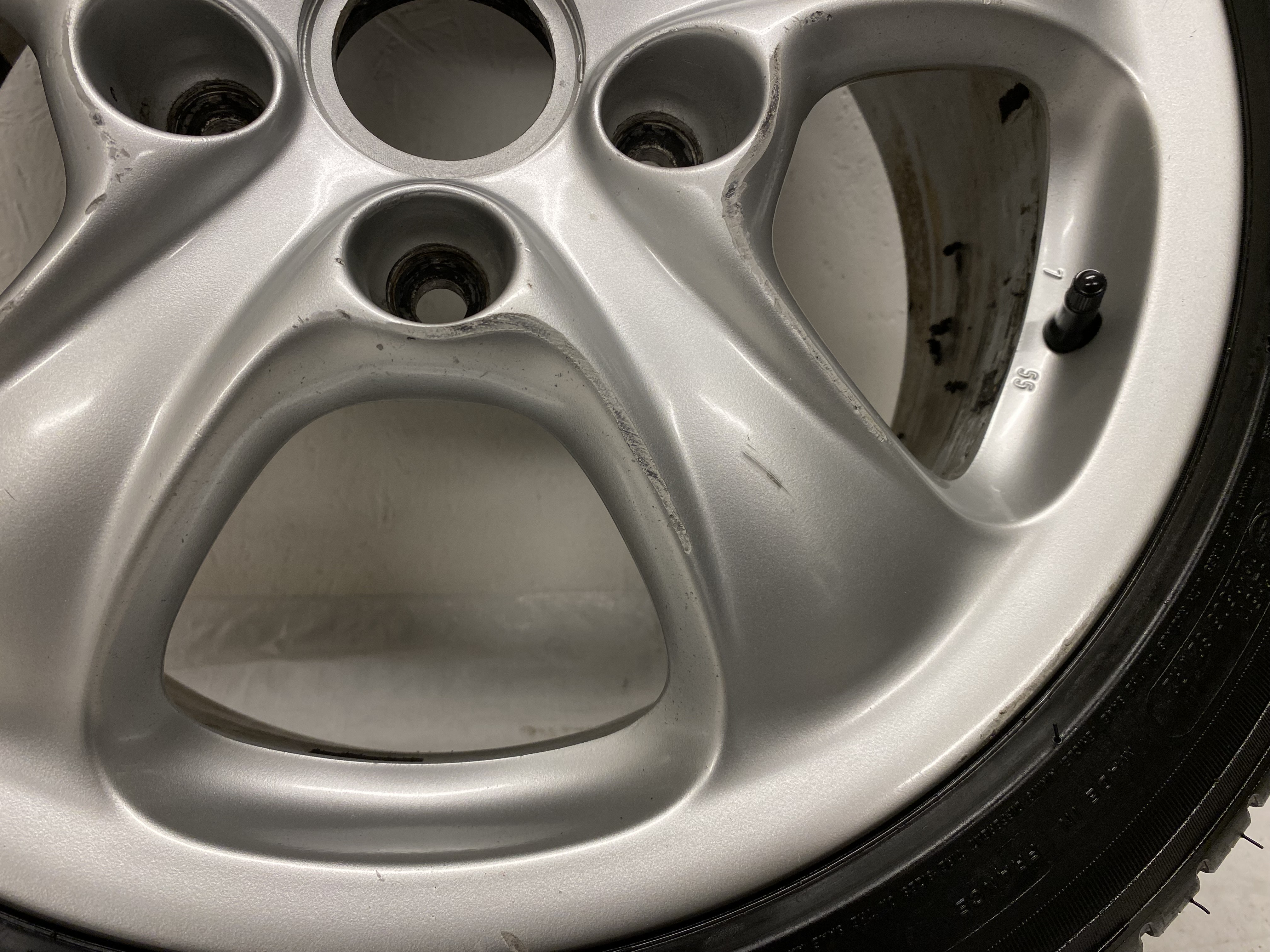 Kompletta Sommarhjul | 17" PORSCHE 996 Carrera 4 Wheel  | 5x130 | 2 st 7x17 ET55 + 2 st  9x17 ET55 | Nav 71.6 + 4 st 225/45 R17 94W XL Michelin Pilot Sport 3 | V17-2013 | 7.2mm | 7.2mm | 7.2mm | 7.2mm - 16