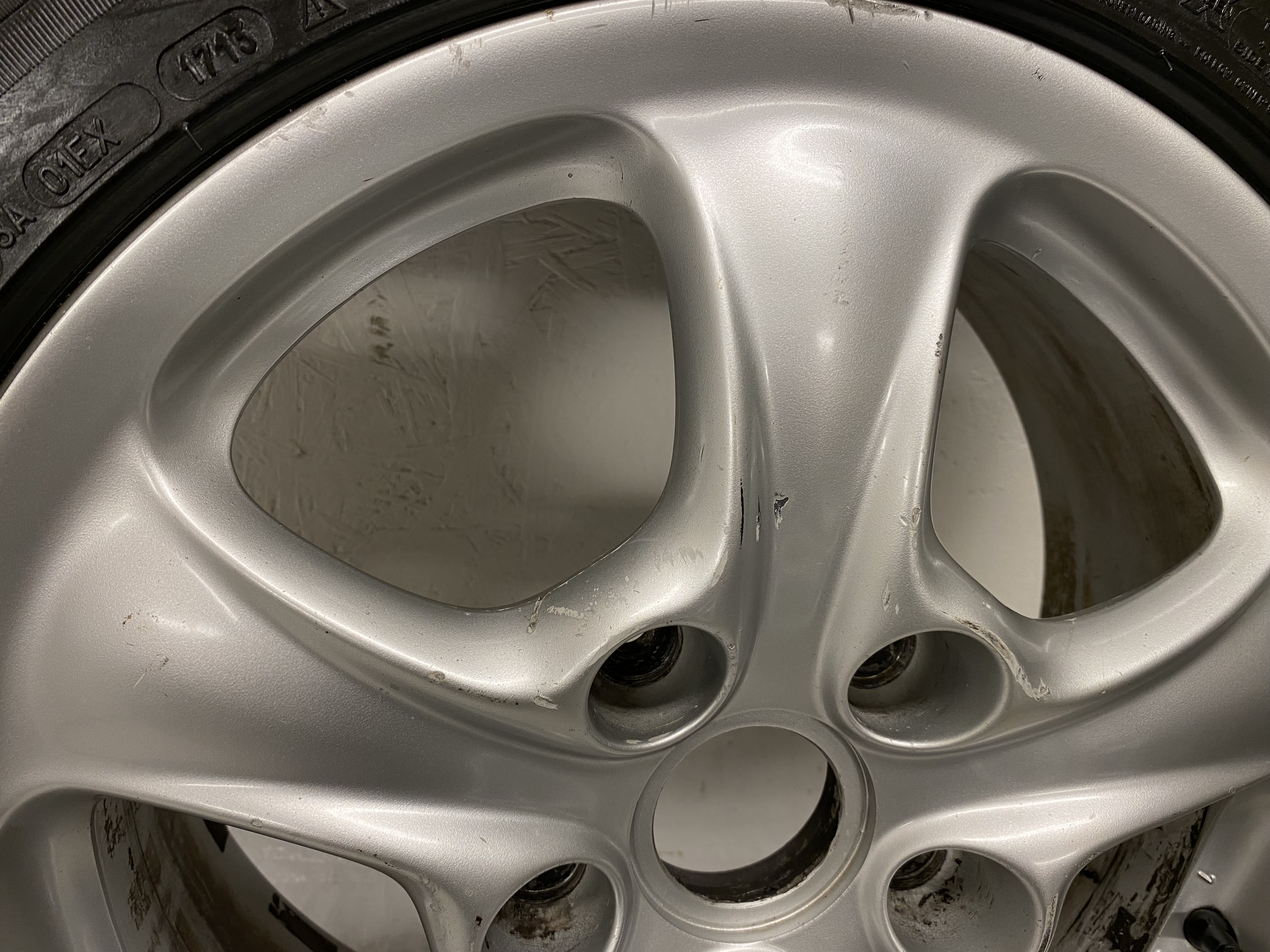 Kompletta Sommarhjul | 17" PORSCHE 996 Carrera 4 Wheel  | 5x130 | 2 st 7x17 ET55 + 2 st  9x17 ET55 | Nav 71.6 + 4 st 225/45 R17 94W XL Michelin Pilot Sport 3 | V17-2013 | 7.2mm | 7.2mm | 7.2mm | 7.2mm - 17