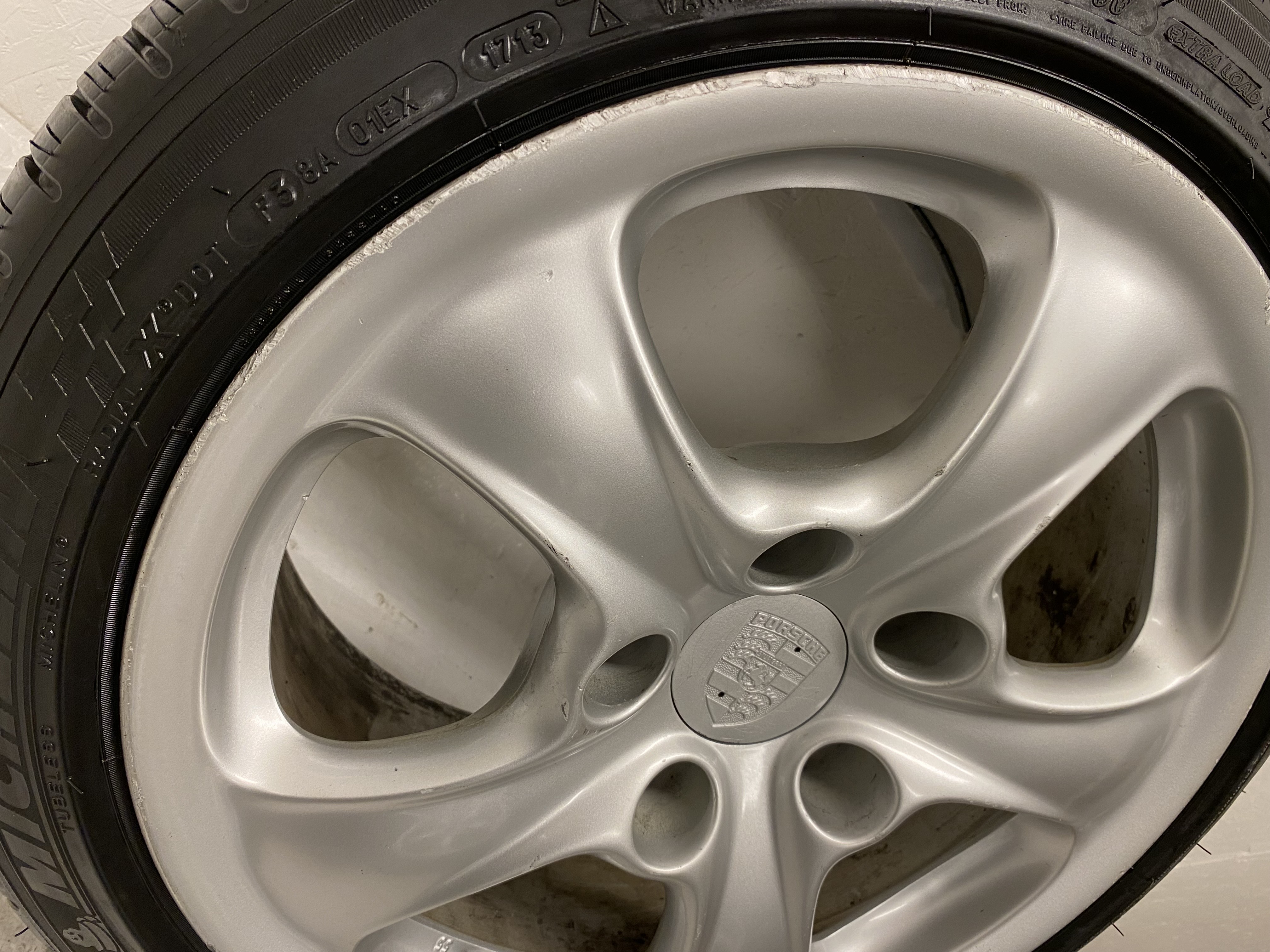 Kompletta Sommarhjul | 17" PORSCHE 996 Carrera 4 Wheel  | 5x130 | 2 st 7x17 ET55 + 2 st  9x17 ET55 | Nav 71.6 + 4 st 225/45 R17 94W XL Michelin Pilot Sport 3 | V17-2013 | 7.2mm | 7.2mm | 7.2mm | 7.2mm - 10