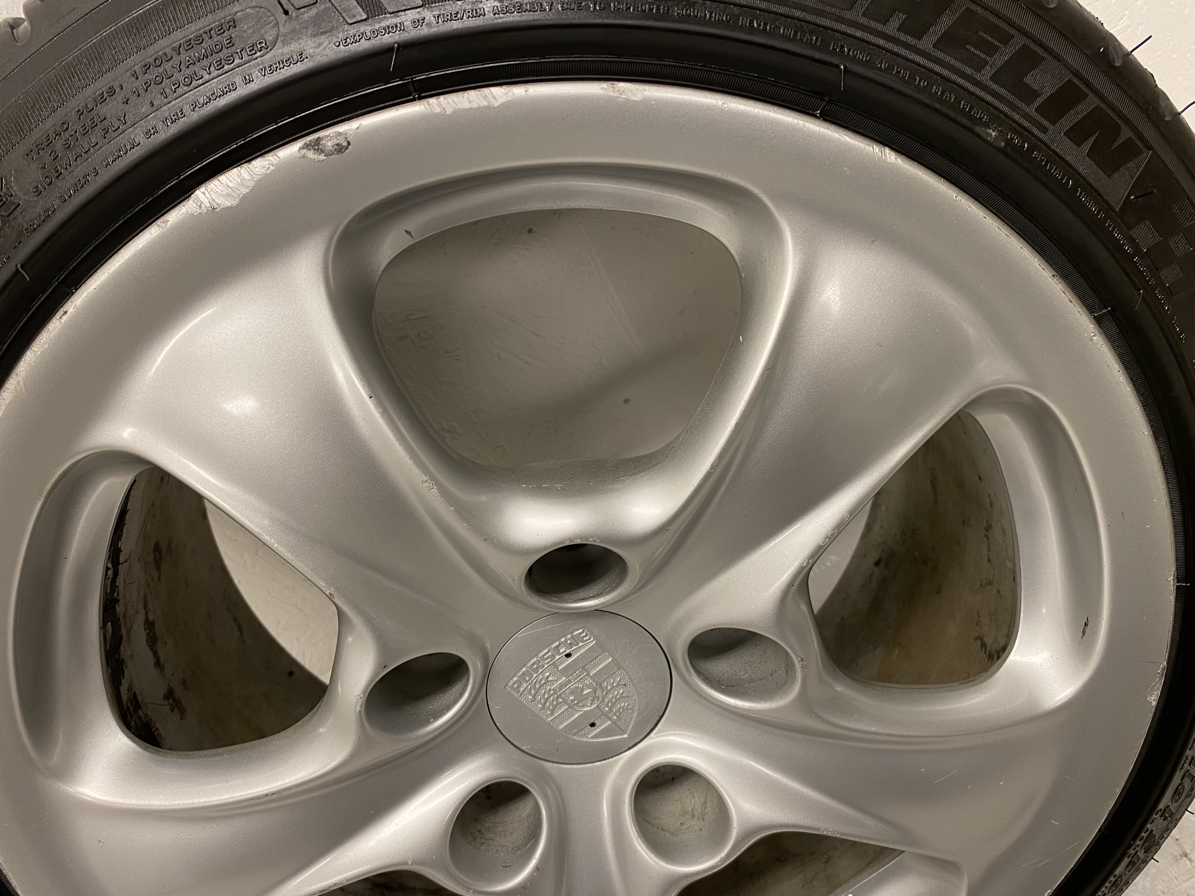 Kompletta Sommarhjul | 17" PORSCHE 996 Carrera 4 Wheel  | 5x130 | 2 st 7x17 ET55 + 2 st  9x17 ET55 | Nav 71.6 + 4 st 225/45 R17 94W XL Michelin Pilot Sport 3 | V17-2013 | 7.2mm | 7.2mm | 7.2mm | 7.2mm - 9