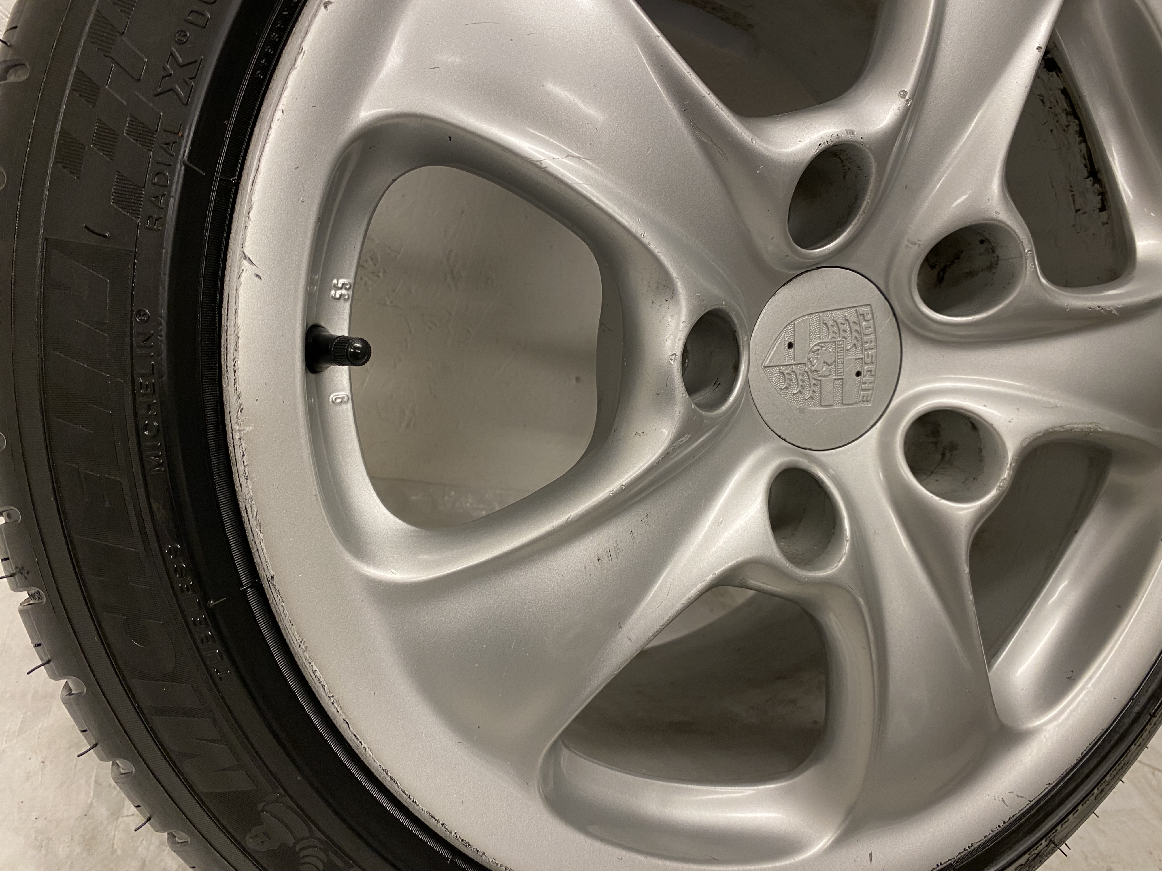 Kompletta Sommarhjul | 17" PORSCHE 996 Carrera 4 Wheel  | 5x130 | 2 st 7x17 ET55 + 2 st  9x17 ET55 | Nav 71.6 + 4 st 225/45 R17 94W XL Michelin Pilot Sport 3 | V17-2013 | 7.2mm | 7.2mm | 7.2mm | 7.2mm - 14