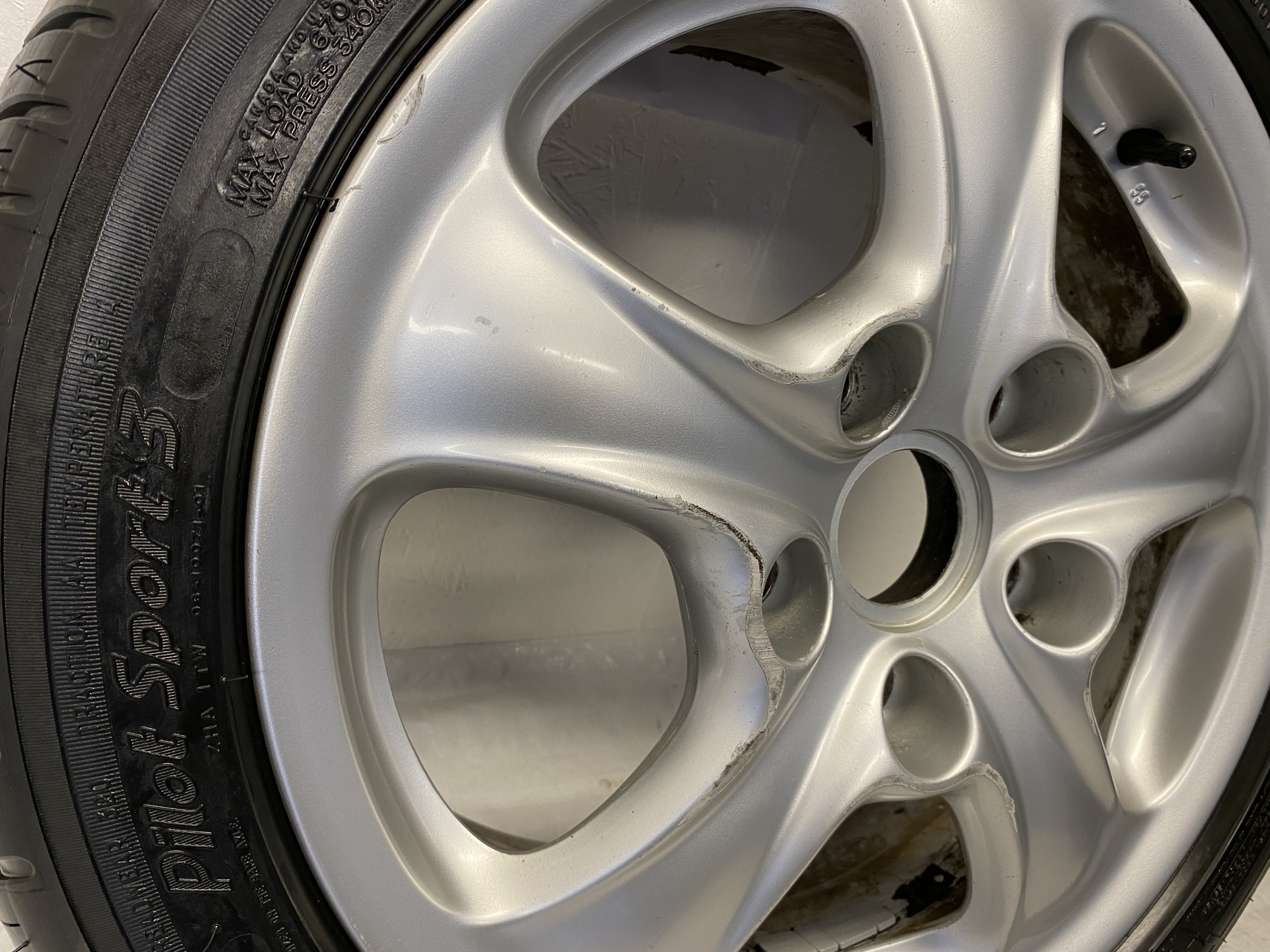 Kompletta Sommarhjul | 17" PORSCHE 996 Carrera 4 Wheel  | 5x130 | 2 st 7x17 ET55 + 2 st  9x17 ET55 | Nav 71.6 + 4 st 225/45 R17 94W XL Michelin Pilot Sport 3 | V17-2013 | 7.2mm | 7.2mm | 7.2mm | 7.2mm - 22