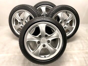 Kompletta Sommarhjul | 17" PORSCHE 996 Carrera 4 Wheel  | 5x130 | 2 st 7x17 ET55 + 2 st  9x17 ET55 | Nav 71.6 + 4 st 225/45 R17 94W XL Michelin Pilot Sport 3 | V17-2013 | 7.2mm | 7.2mm | 7.2mm | 7.2mm