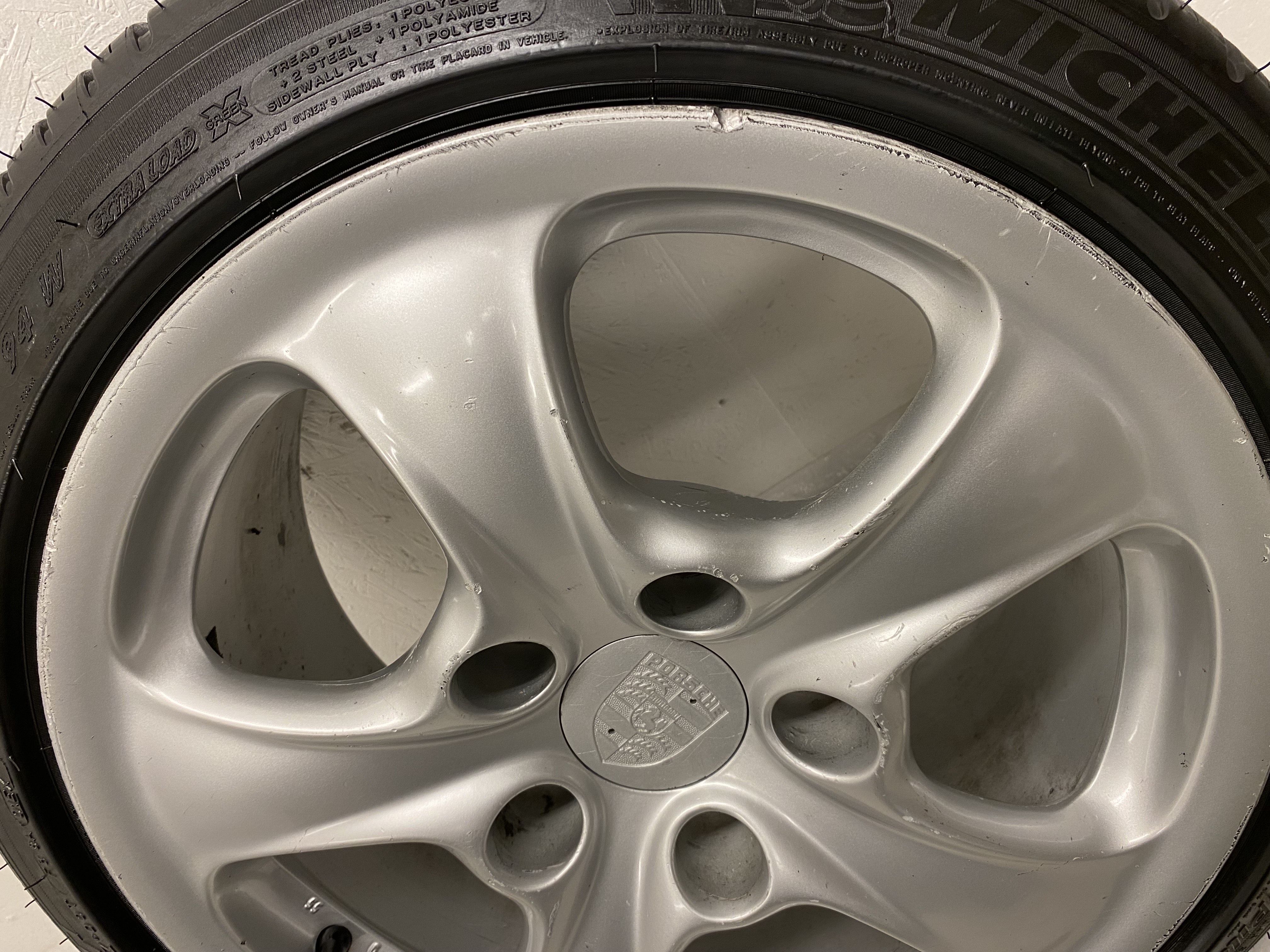 Kompletta Sommarhjul | 17" PORSCHE 996 Carrera 4 Wheel  | 5x130 | 2 st 7x17 ET55 + 2 st  9x17 ET55 | Nav 71.6 + 4 st 225/45 R17 94W XL Michelin Pilot Sport 3 | V17-2013 | 7.2mm | 7.2mm | 7.2mm | 7.2mm - 13