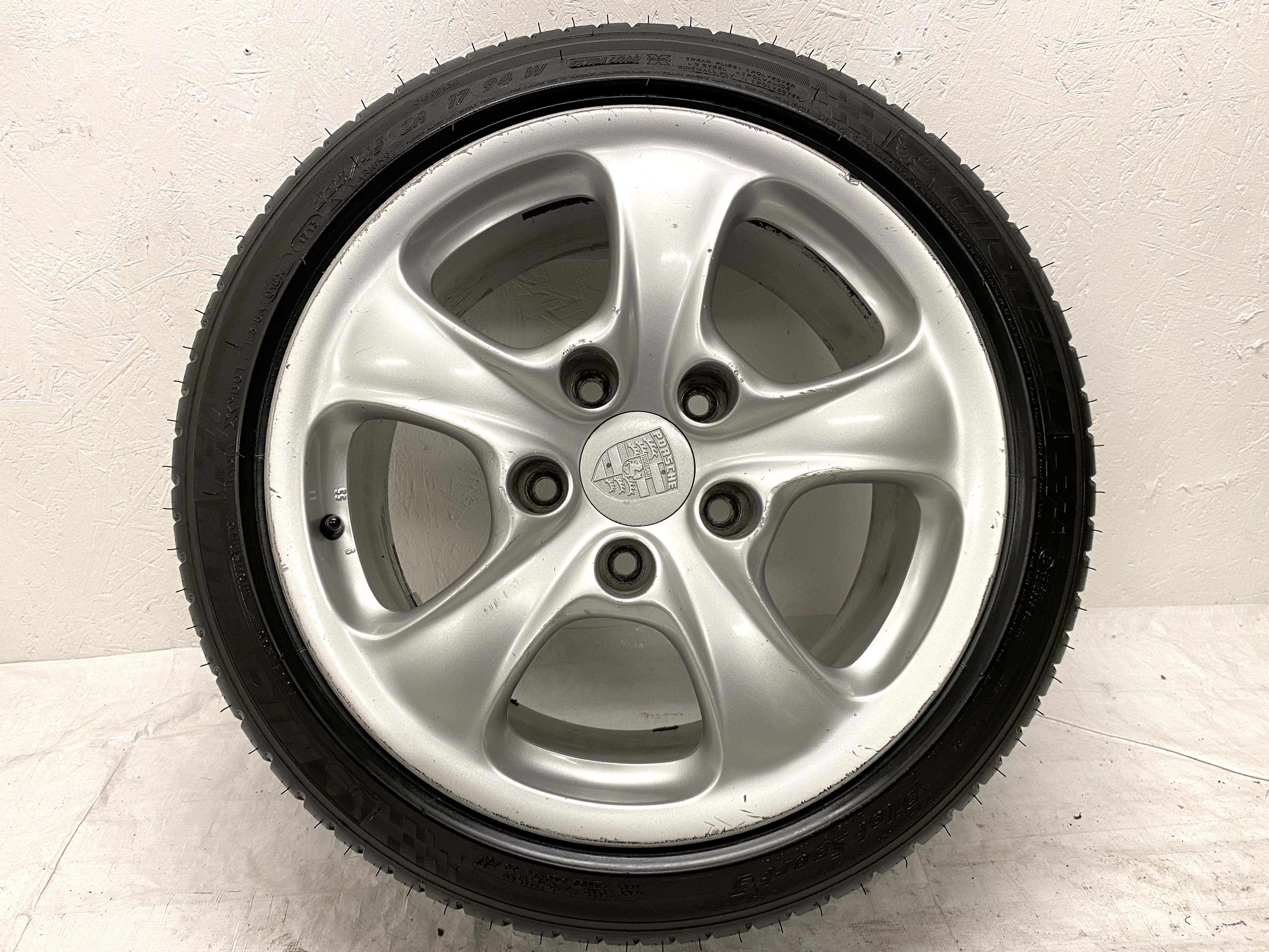Kompletta Sommarhjul | 17" PORSCHE 996 Carrera 4 Wheel  | 5x130 | 2 st 7x17 ET55 + 2 st  9x17 ET55 | Nav 71.6 + 4 st 225/45 R17 94W XL Michelin Pilot Sport 3 | V17-2013 | 7.2mm | 7.2mm | 7.2mm | 7.2mm - 11