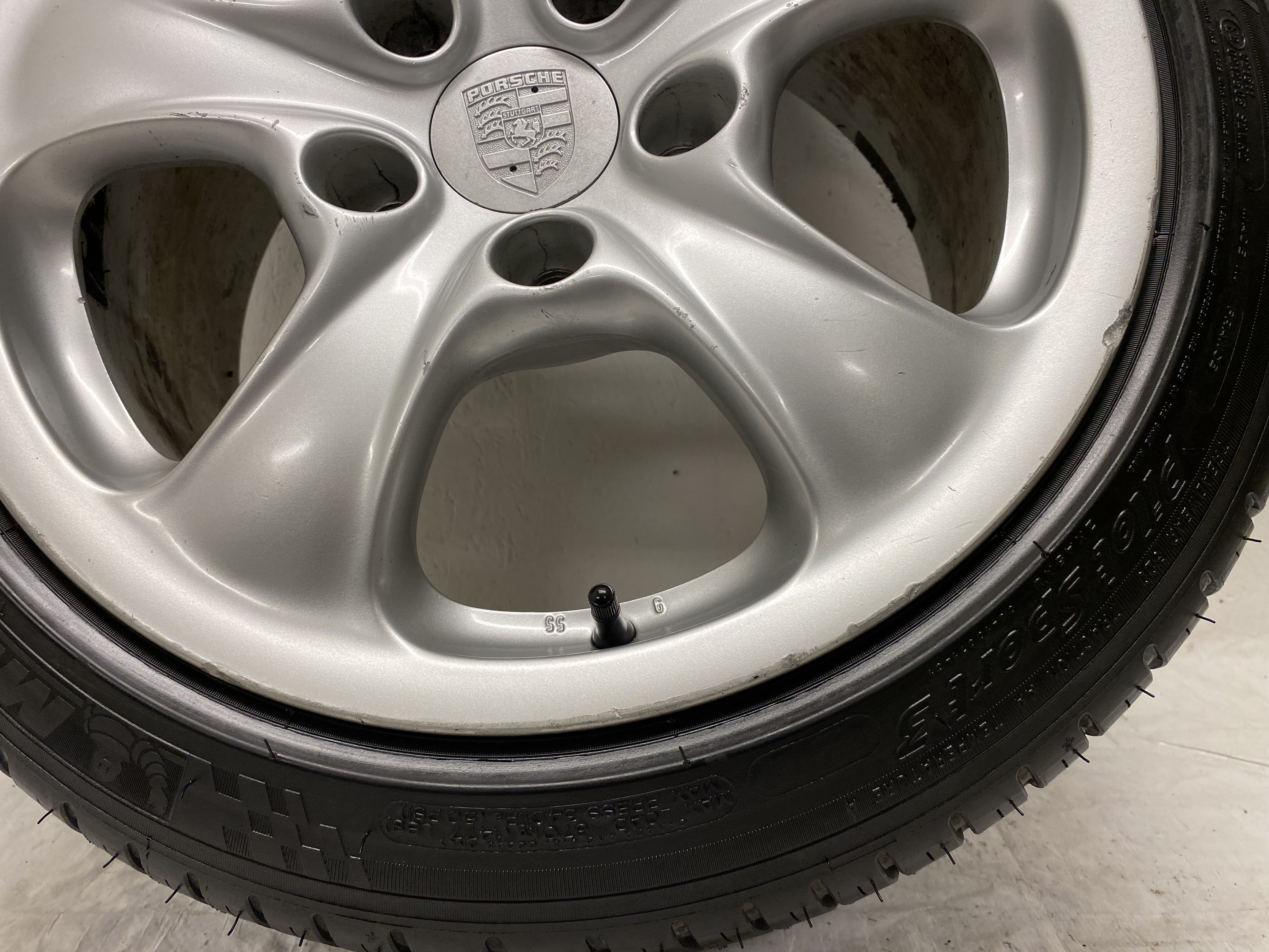 Kompletta Sommarhjul | 17" PORSCHE 996 Carrera 4 Wheel  | 5x130 | 2 st 7x17 ET55 + 2 st  9x17 ET55 | Nav 71.6 + 4 st 225/45 R17 94W XL Michelin Pilot Sport 3 | V17-2013 | 7.2mm | 7.2mm | 7.2mm | 7.2mm - 8