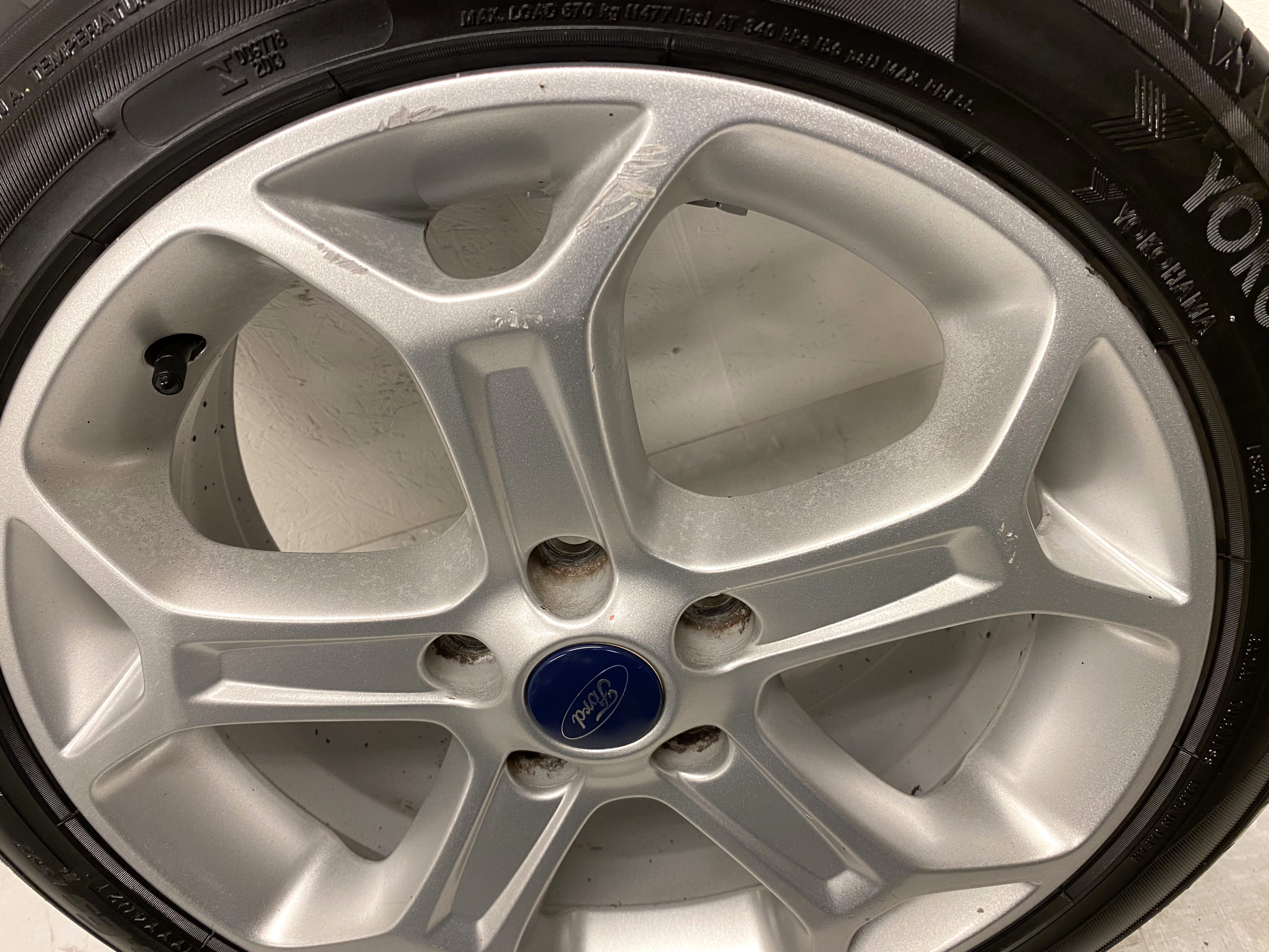 Kompletta Sommarhjul | 17" FORD Focus Mondeo | 5x108 7.5x17 ET55 63.4 + 2 st 225/45 R17 94V Yokohama Blue Earth ES32 | V40-2021 | 6.5mm | 6.5mm + 2 st 225/45 R17 94W Antares Ingens A1 | V01-2019 | 5mm | 4mm - 9
