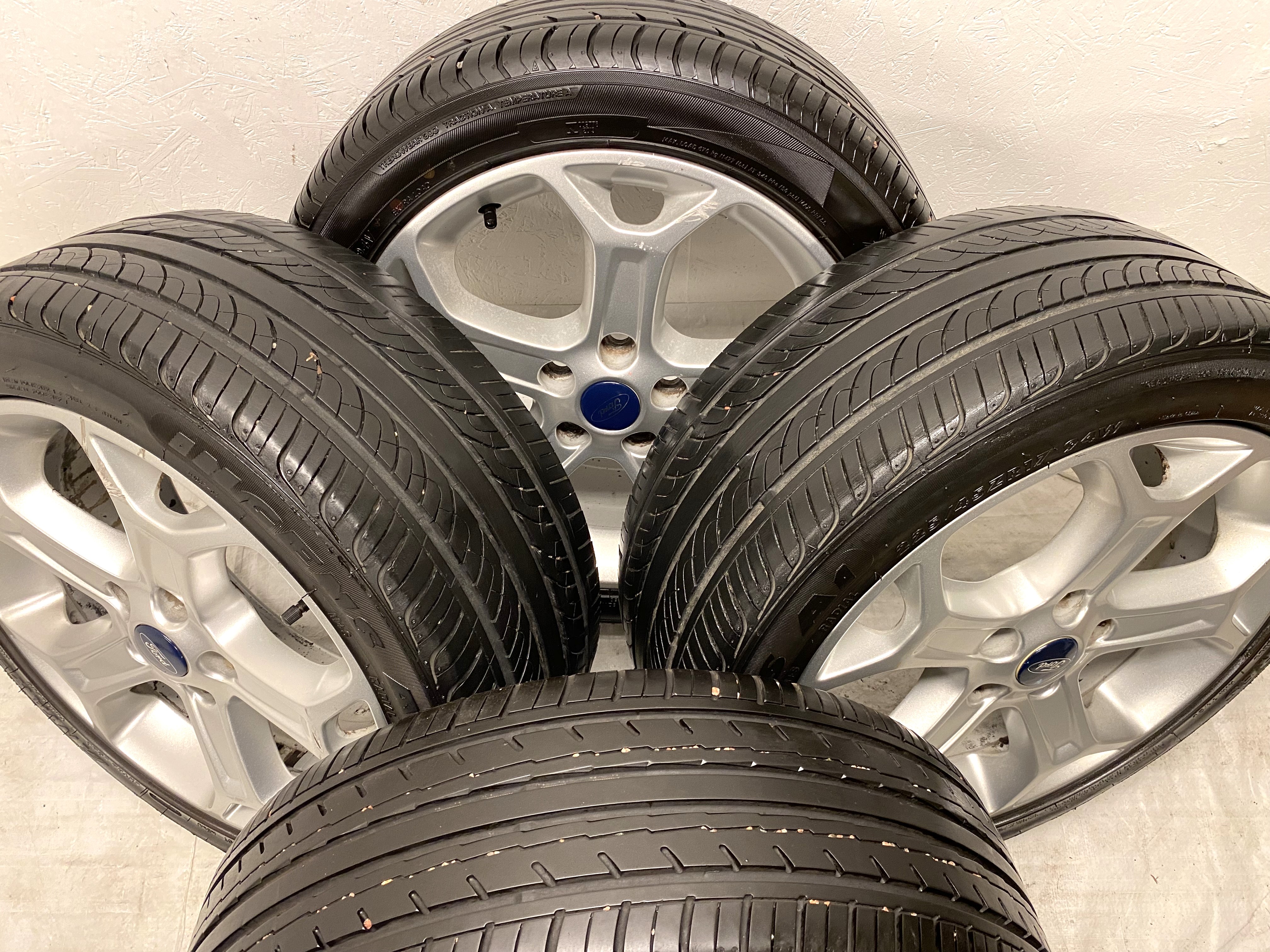 Kompletta Sommarhjul | 17" FORD Focus Mondeo | 5x108 7.5x17 ET55 63.4 + 2 st 225/45 R17 94V Yokohama Blue Earth ES32 | V40-2021 | 6.5mm | 6.5mm + 2 st 225/45 R17 94W Antares Ingens A1 | V01-2019 | 5mm | 4mm - 3