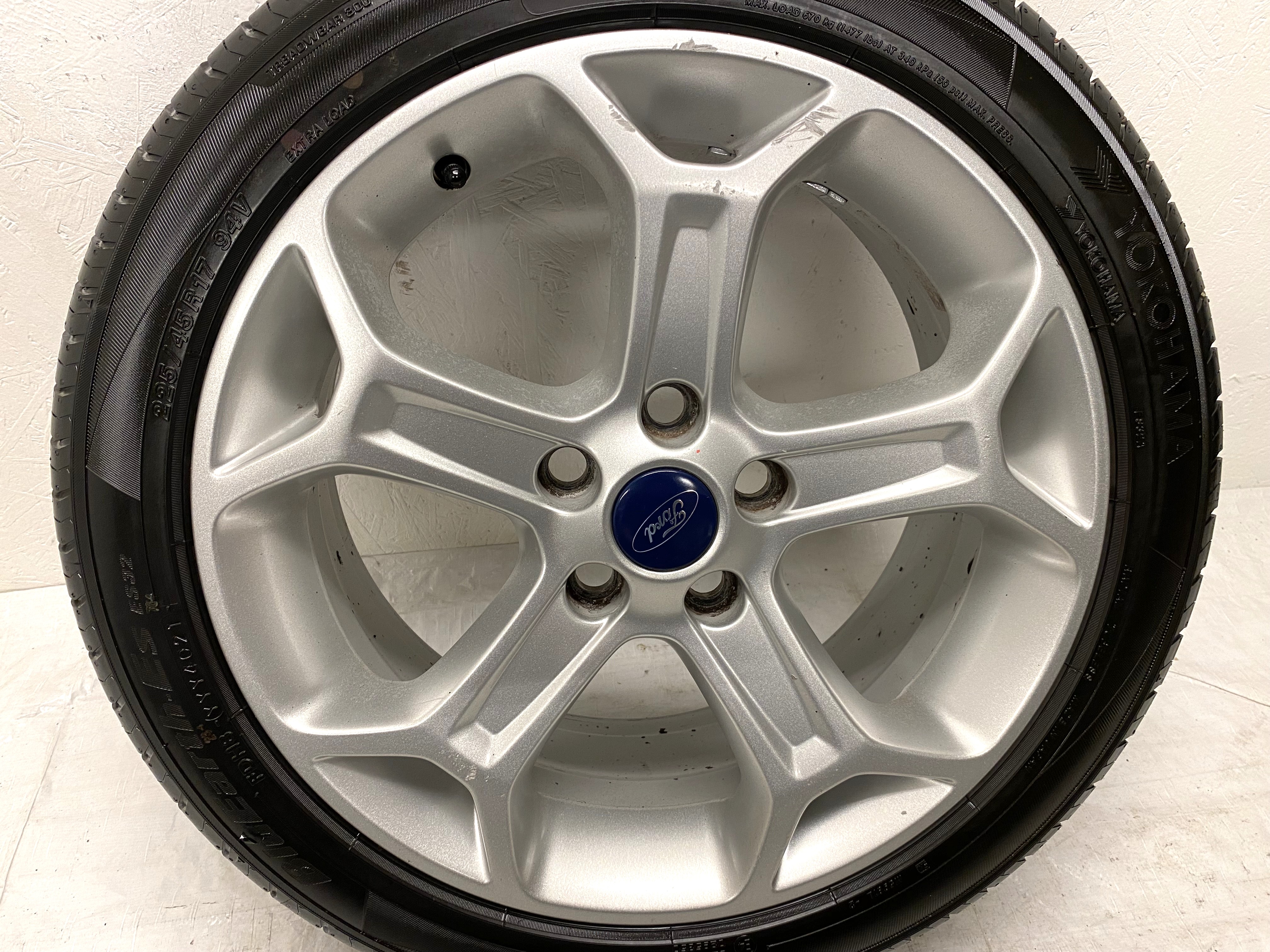 Kompletta Sommarhjul | 17" FORD Focus Mondeo | 5x108 7.5x17 ET55 63.4 + 2 st 225/45 R17 94V Yokohama Blue Earth ES32 | V40-2021 | 6.5mm | 6.5mm + 2 st 225/45 R17 94W Antares Ingens A1 | V01-2019 | 5mm | 4mm - 7