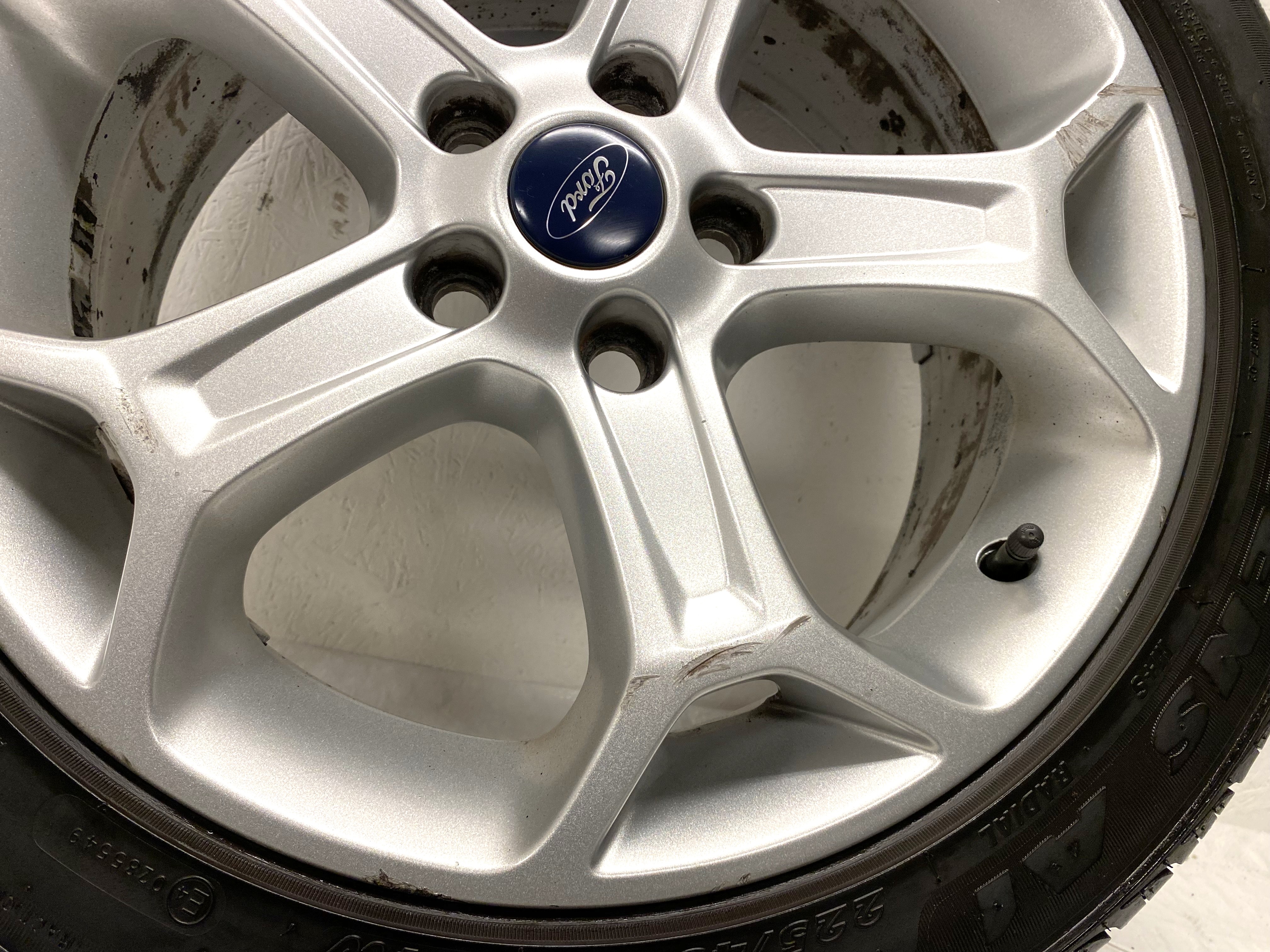 Kompletta Sommarhjul | 17" FORD Focus Mondeo | 5x108 7.5x17 ET55 63.4 + 2 st 225/45 R17 94V Yokohama Blue Earth ES32 | V40-2021 | 6.5mm | 6.5mm + 2 st 225/45 R17 94W Antares Ingens A1 | V01-2019 | 5mm | 4mm - 18