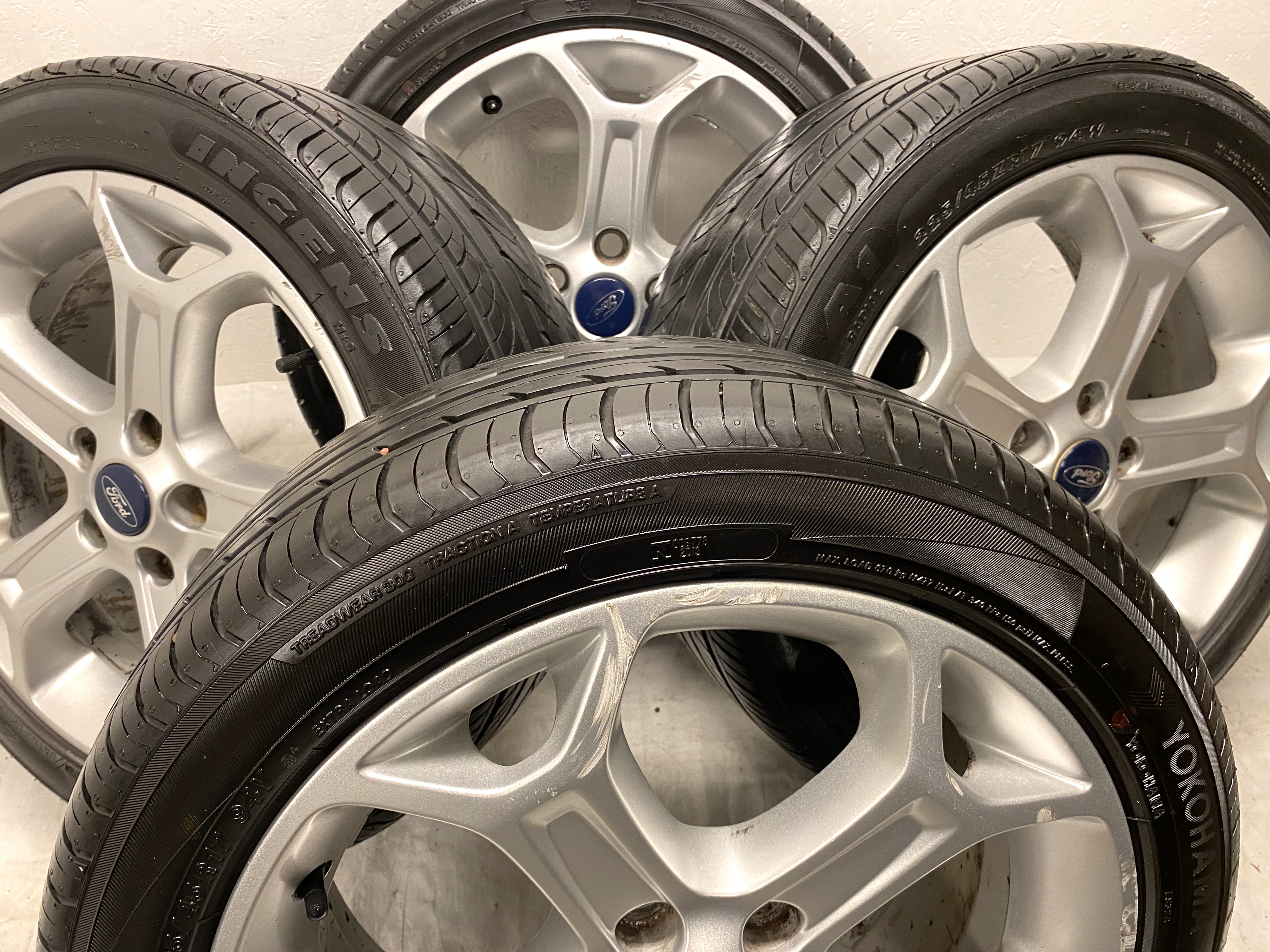 Kompletta Sommarhjul | 17" FORD Focus Mondeo | 5x108 7.5x17 ET55 63.4 + 2 st 225/45 R17 94V Yokohama Blue Earth ES32 | V40-2021 | 6.5mm | 6.5mm + 2 st 225/45 R17 94W Antares Ingens A1 | V01-2019 | 5mm | 4mm - 2