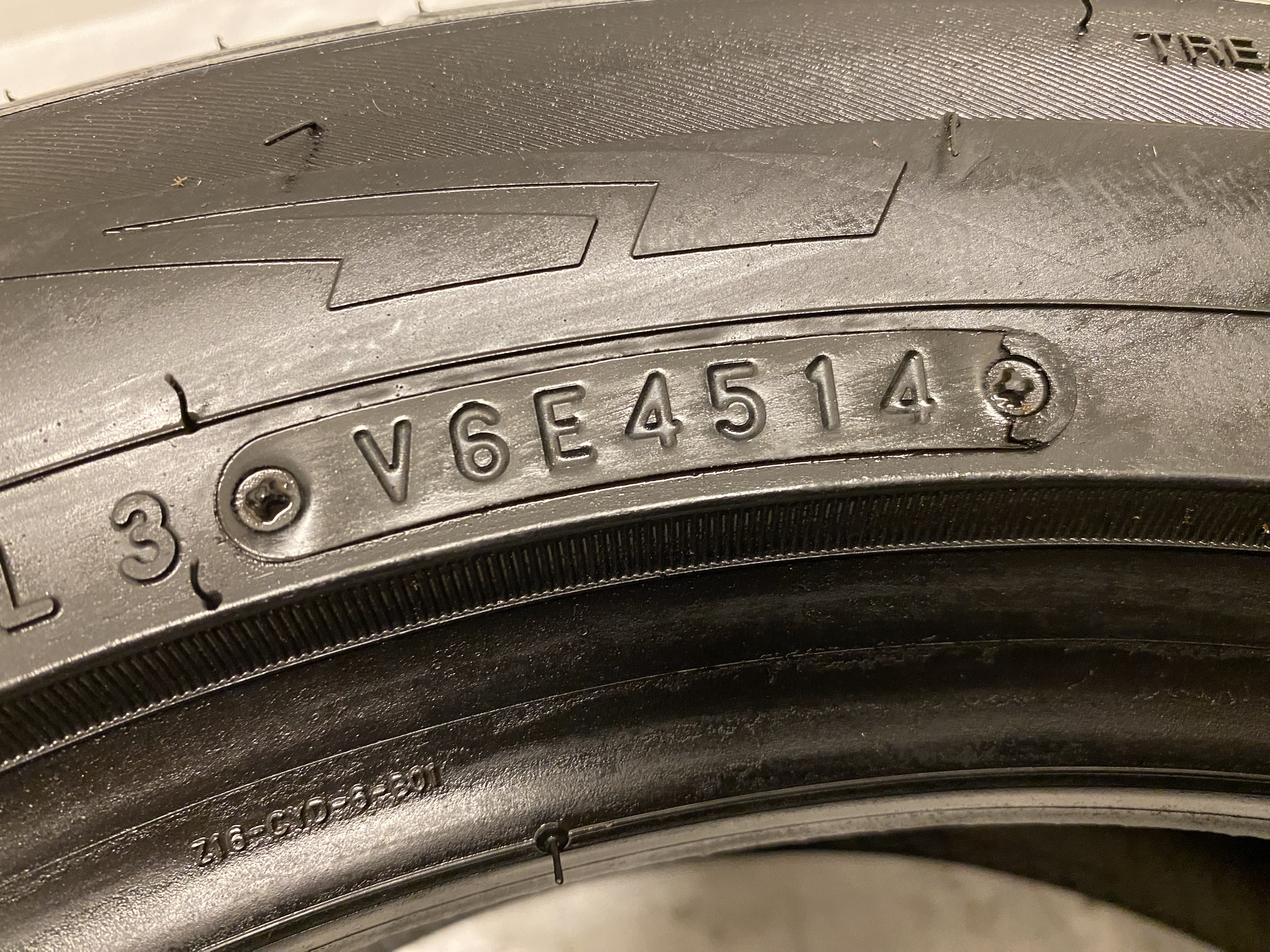 16" SOMMARDÄCK | 1 st 195/55 R16 91V XL Toyo Proxes T1R | F-C-70dB | V45-2014 | 8 mm - 4