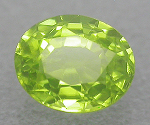 1.10 ct vacker oval formad naturlig peridot ädelsten