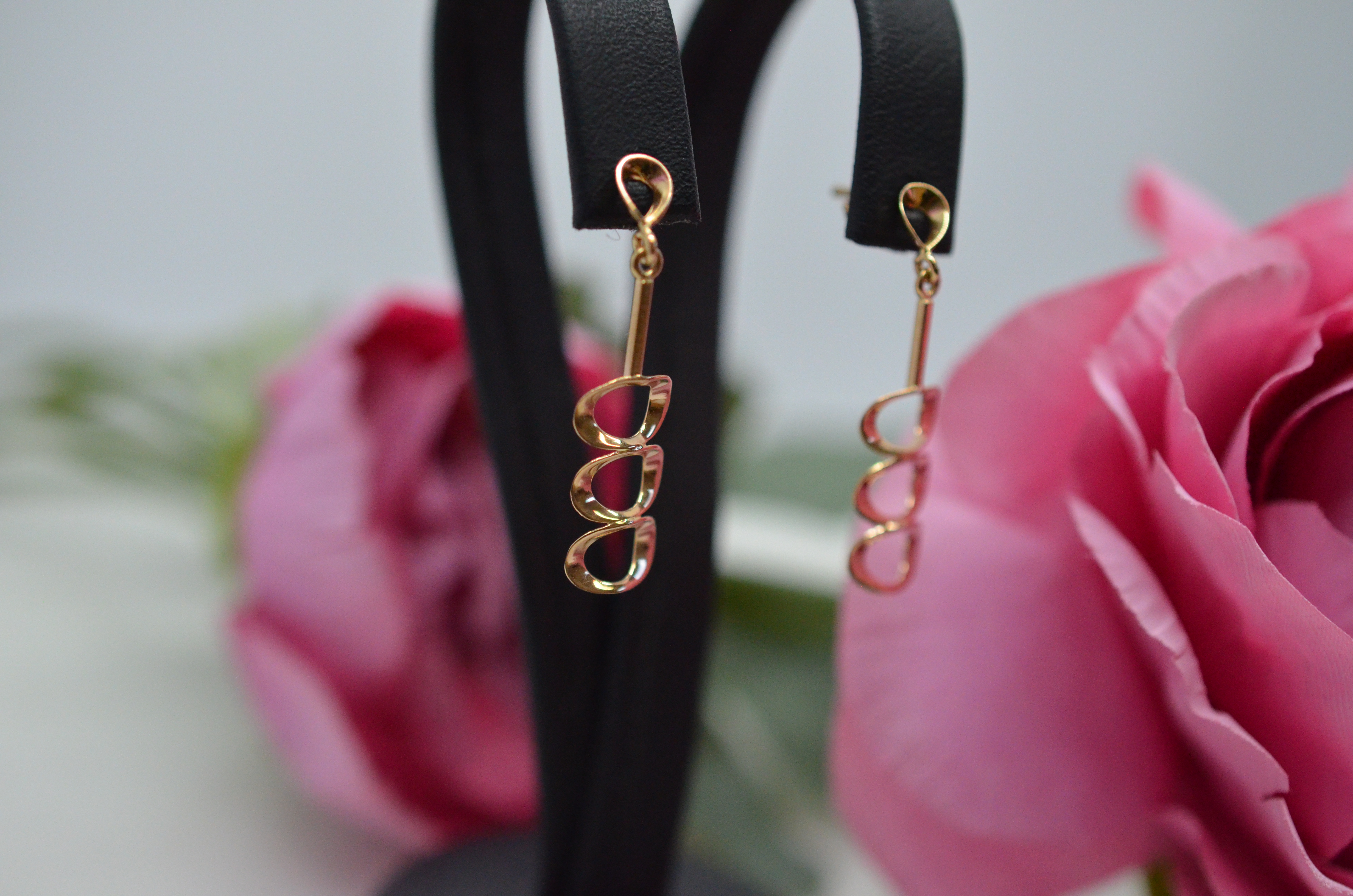 Vintage 18k earrings
