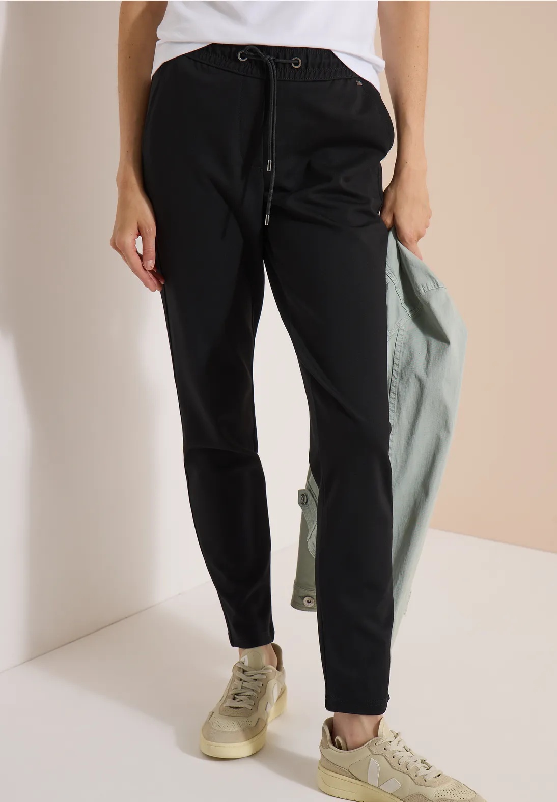 NOS Style Tracey SOLID - Black - Cecil