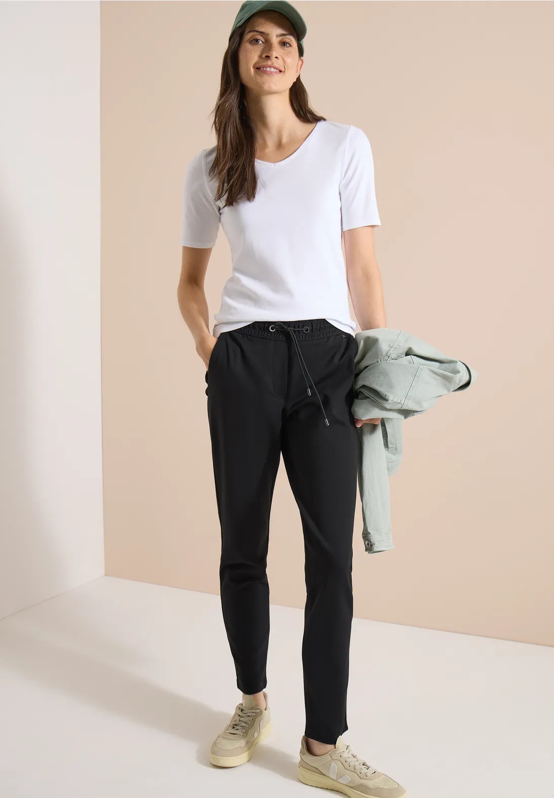 NOS Style Tracey SOLID - Black - Cecil