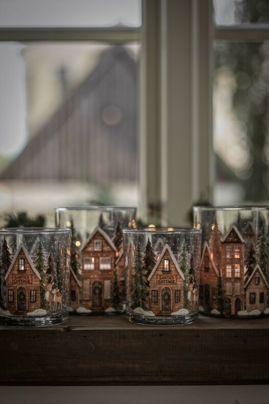 FÖRBOKA - LEV OKTOBER Majas Lykta Rustic Cottage 10x12 cm - 3