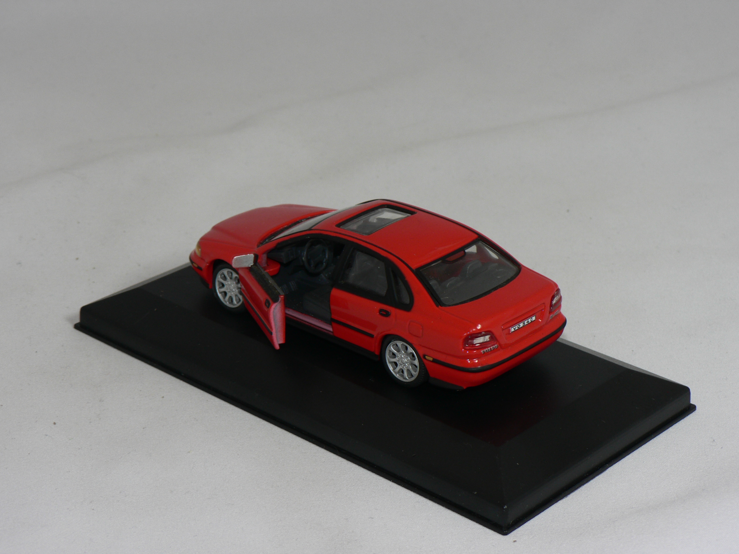 Volvo  S 40  1:43  Atlas - 4