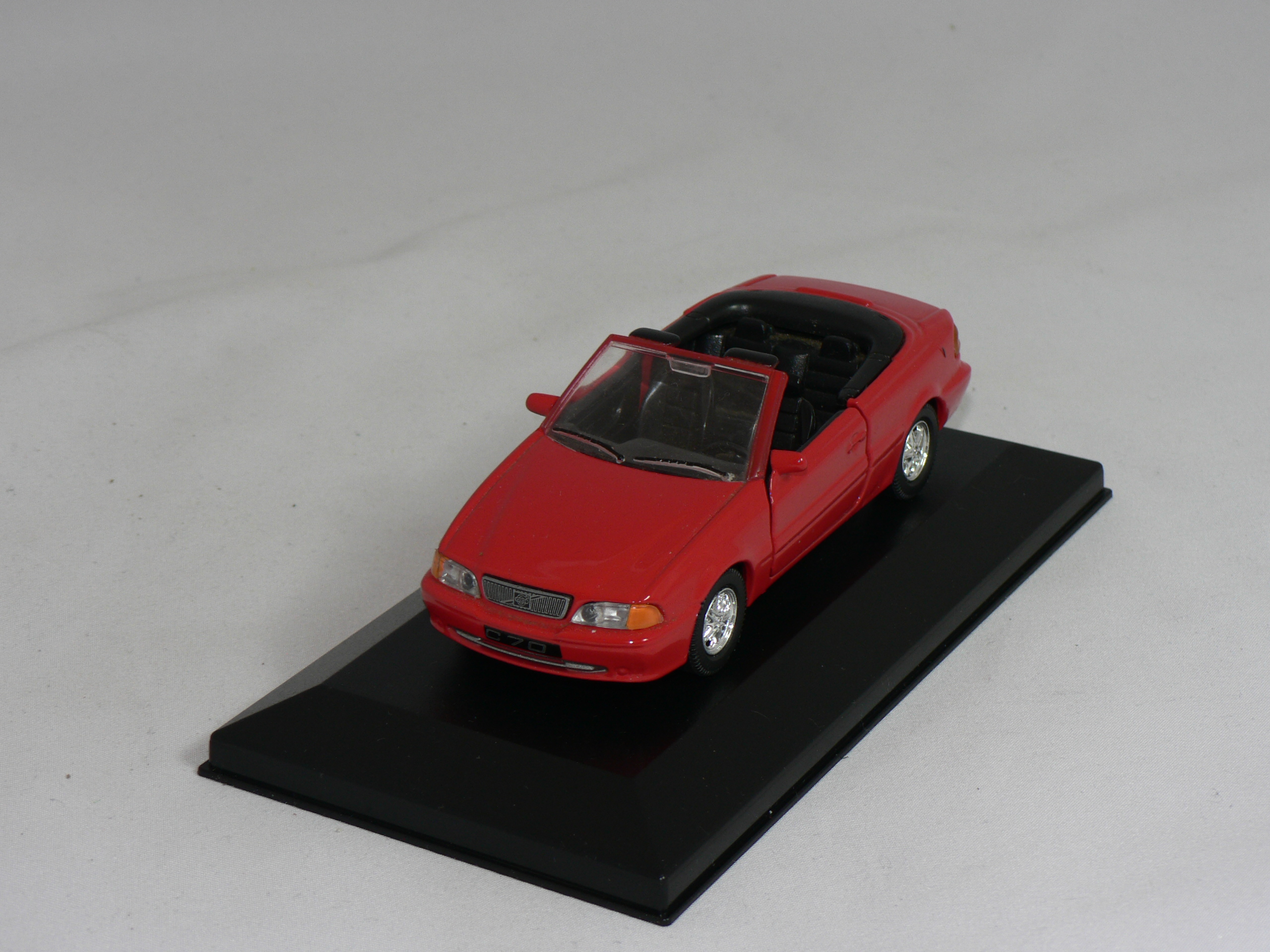 Volvo  C70  Cab  1:43  Atlas