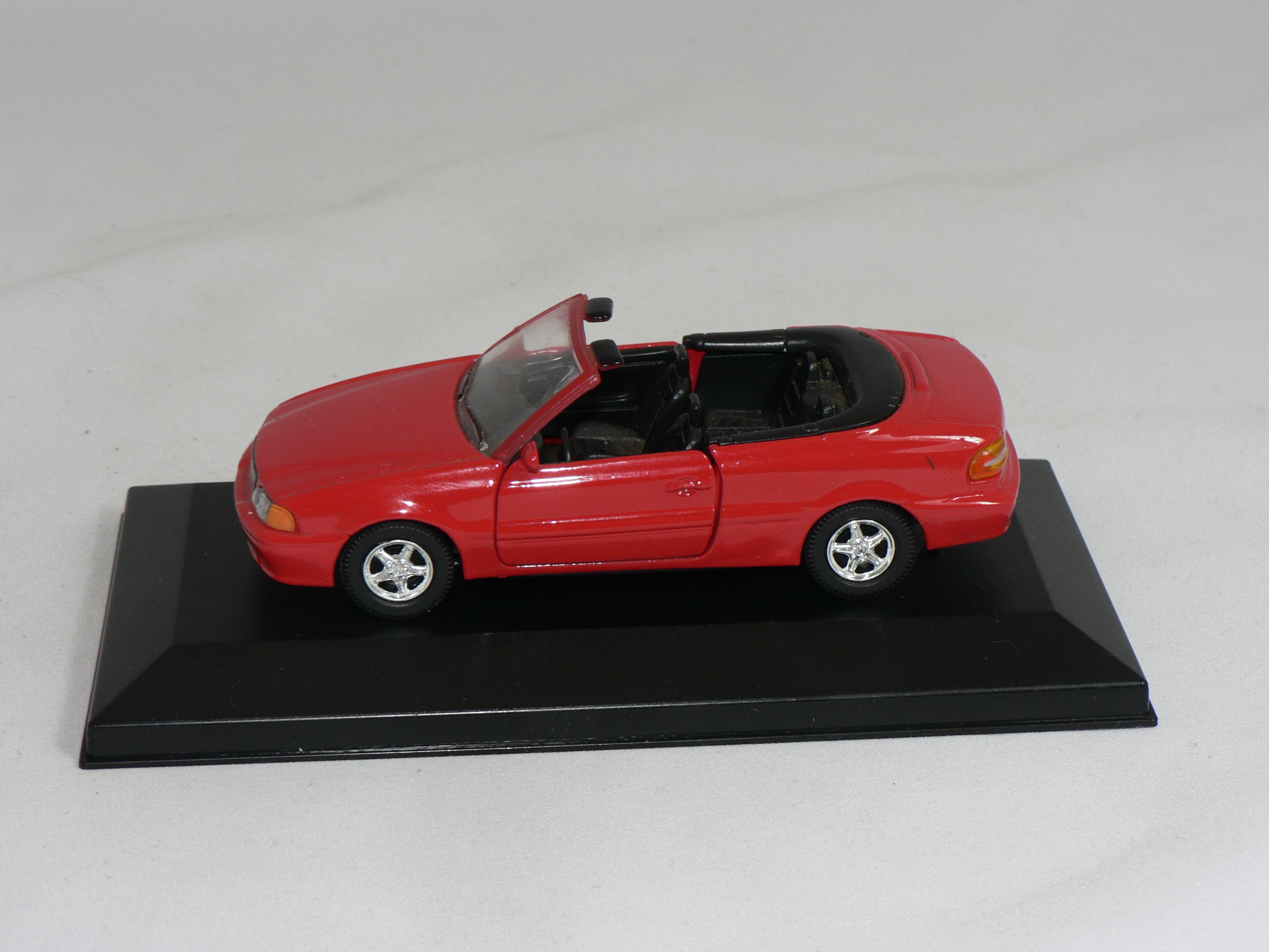 Volvo  C70  Cab  1:43  Atlas - 2