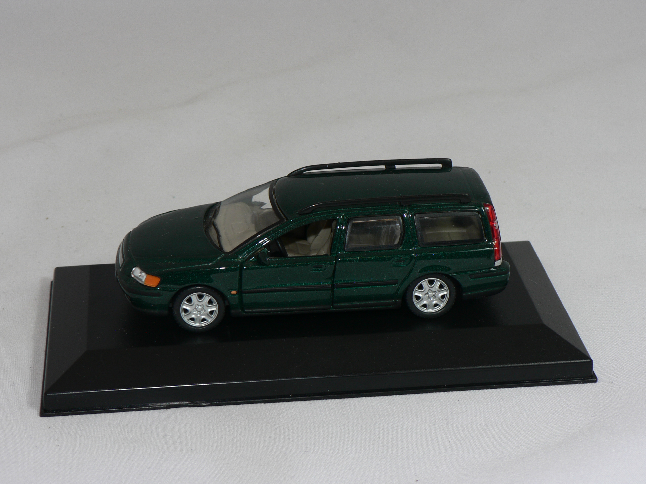 Volvo  V70  1:43  Atlas - 3