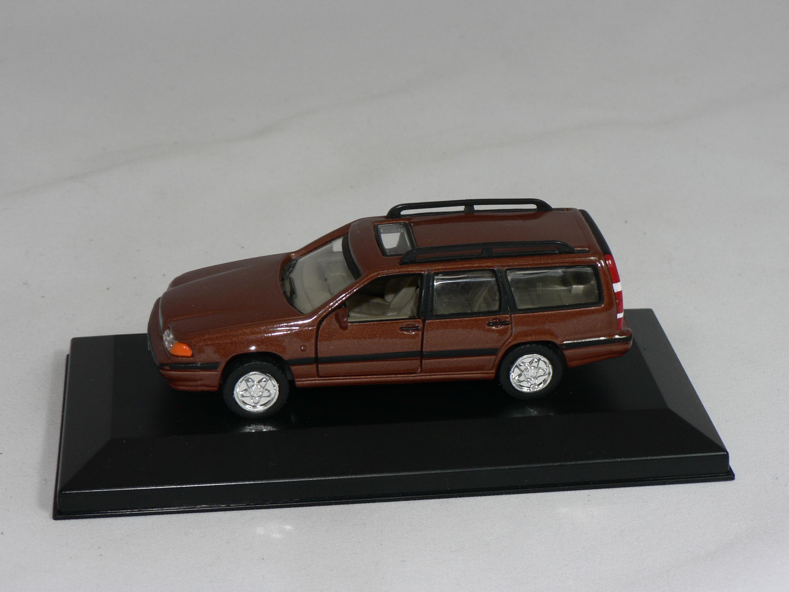 Volvo V70  1:43  Atlas - 3