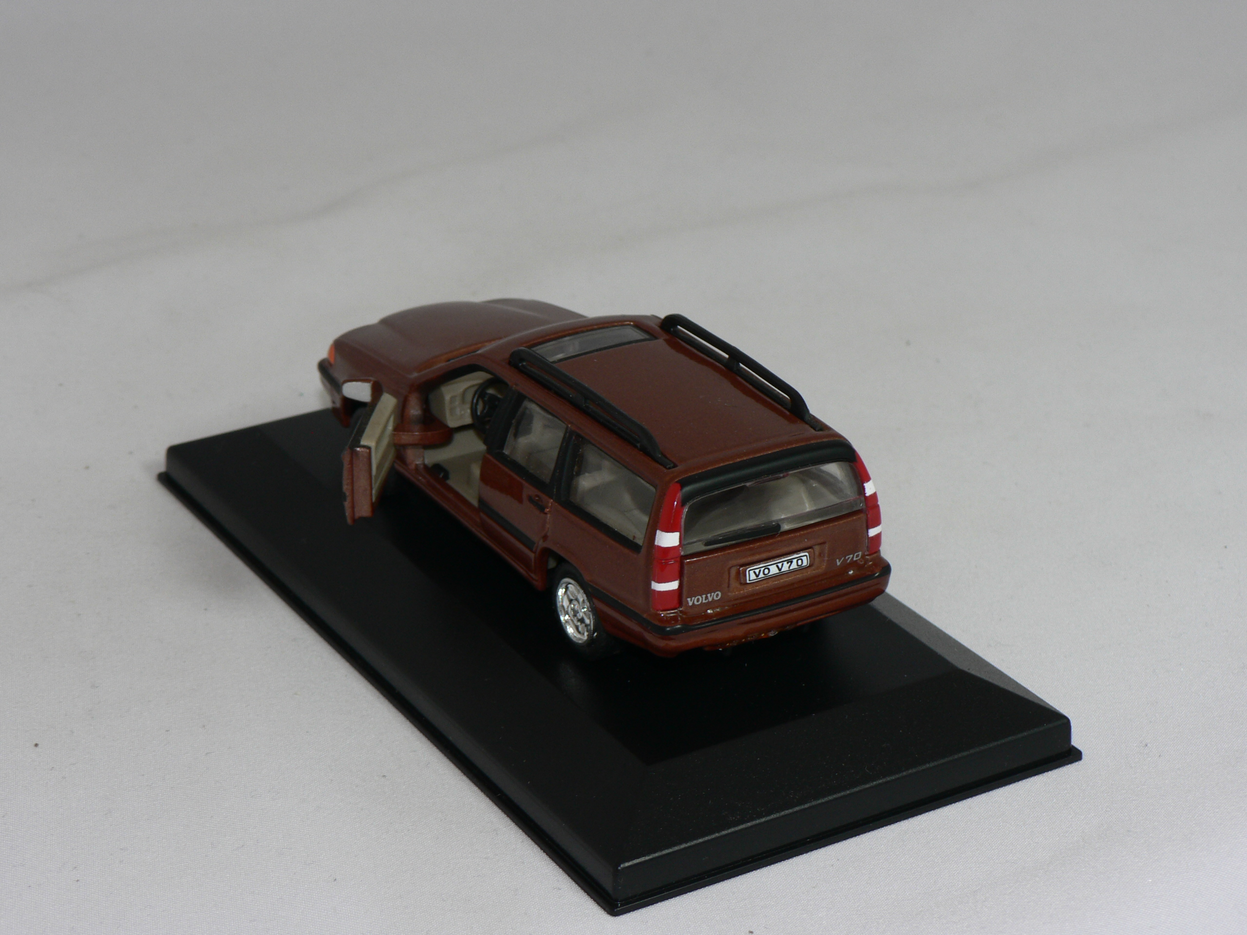 Volvo V70  1:43  Atlas - 2