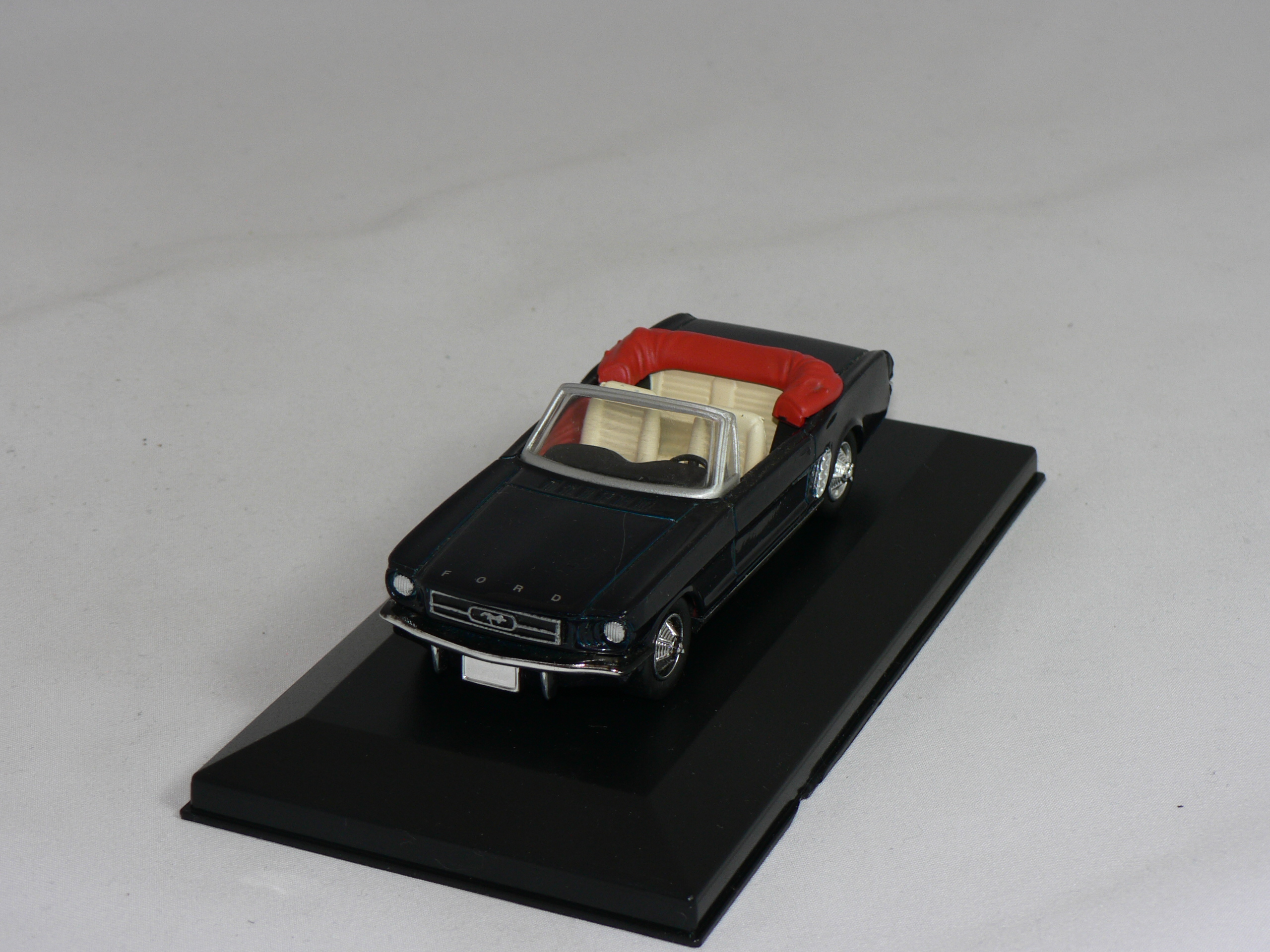 Ford  Mustang   Cab  1965  1:43 Atlas